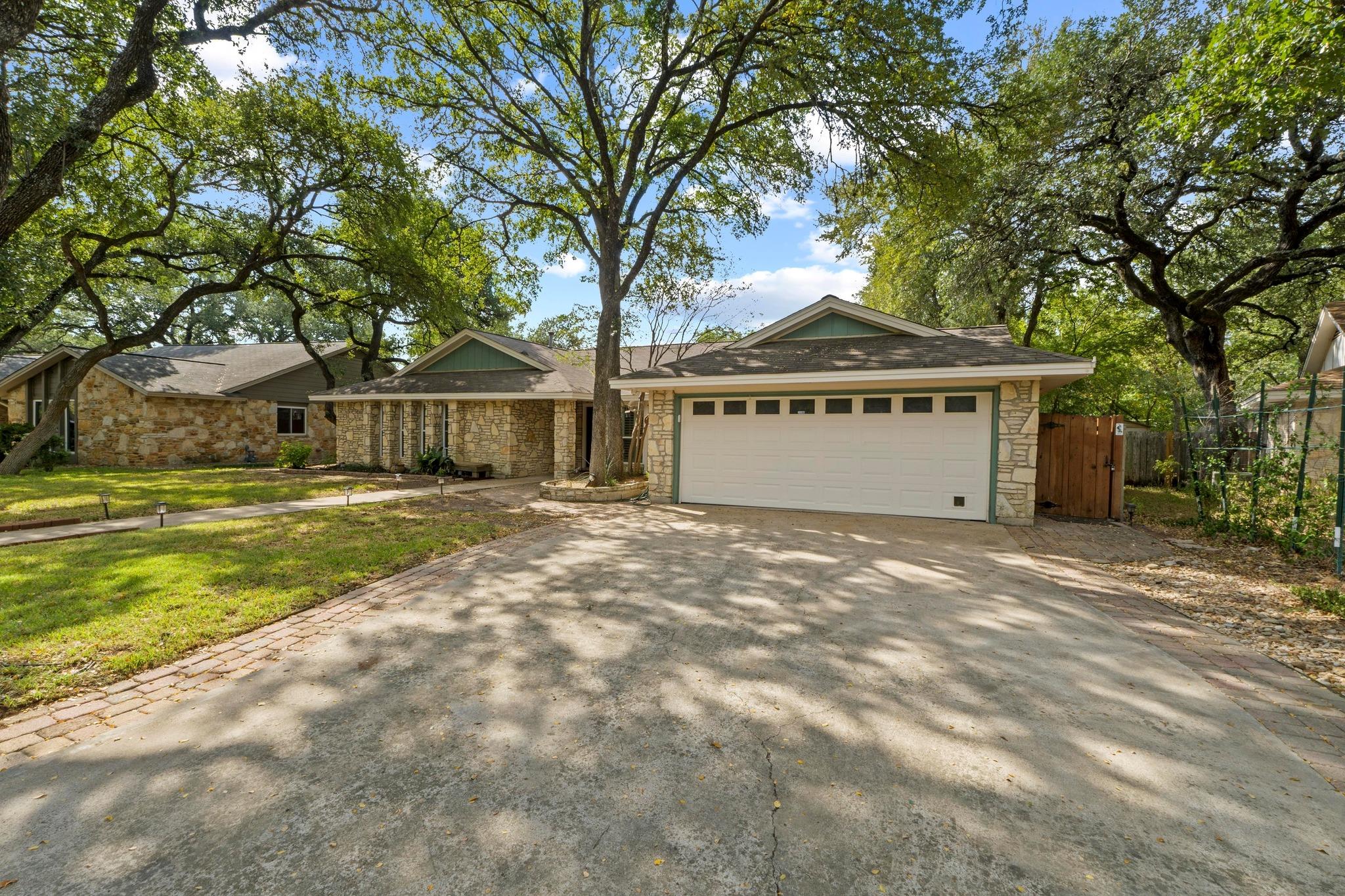 10305 Caracara Dr, Austin, TX 78750