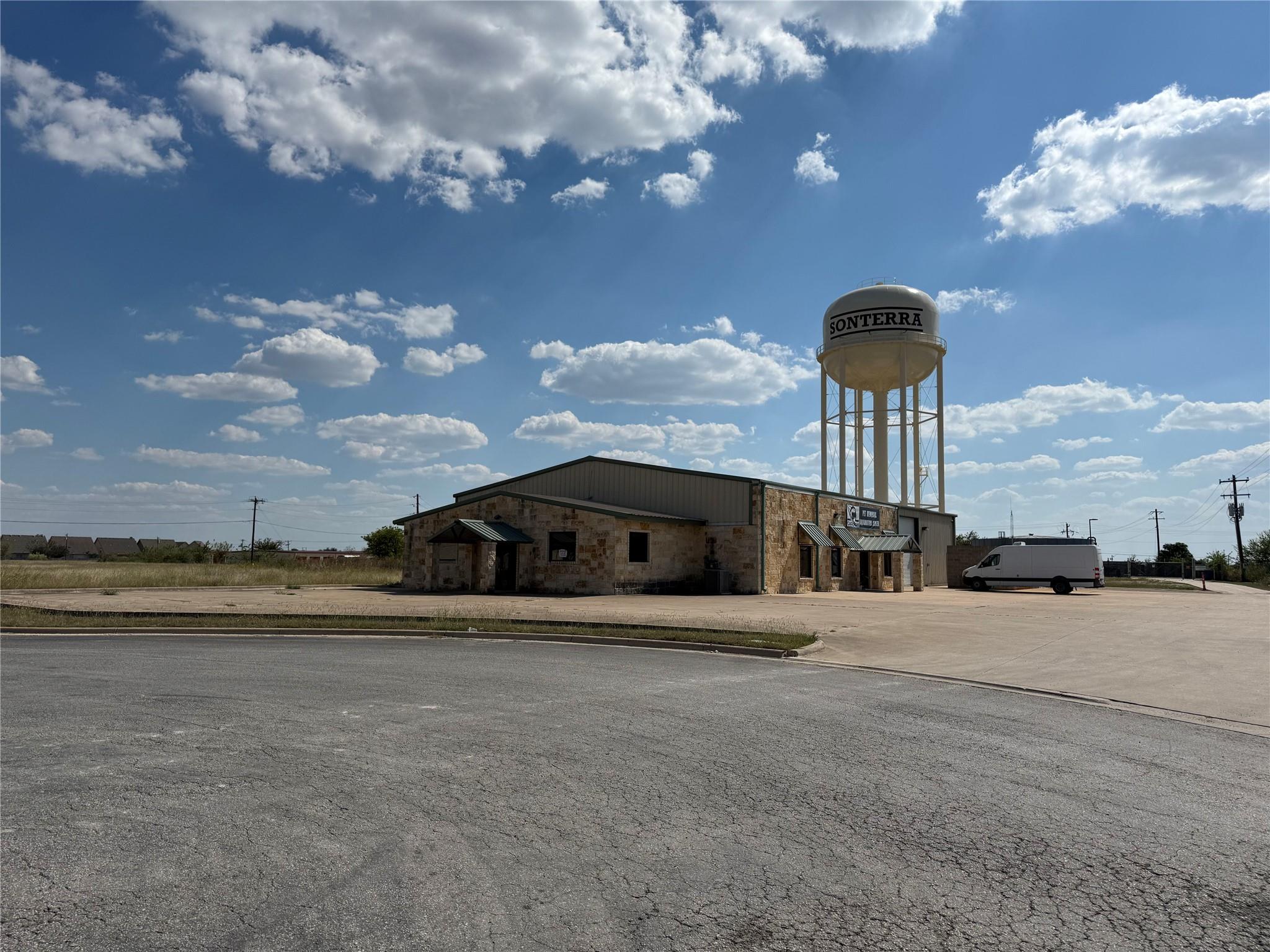 321 Limestone Ter, Jarrell, TX 76537