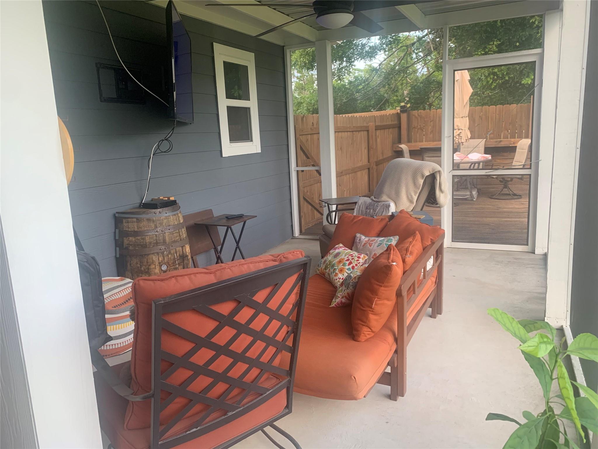 307 W Front Street St SW, Thorndale, TX 76577