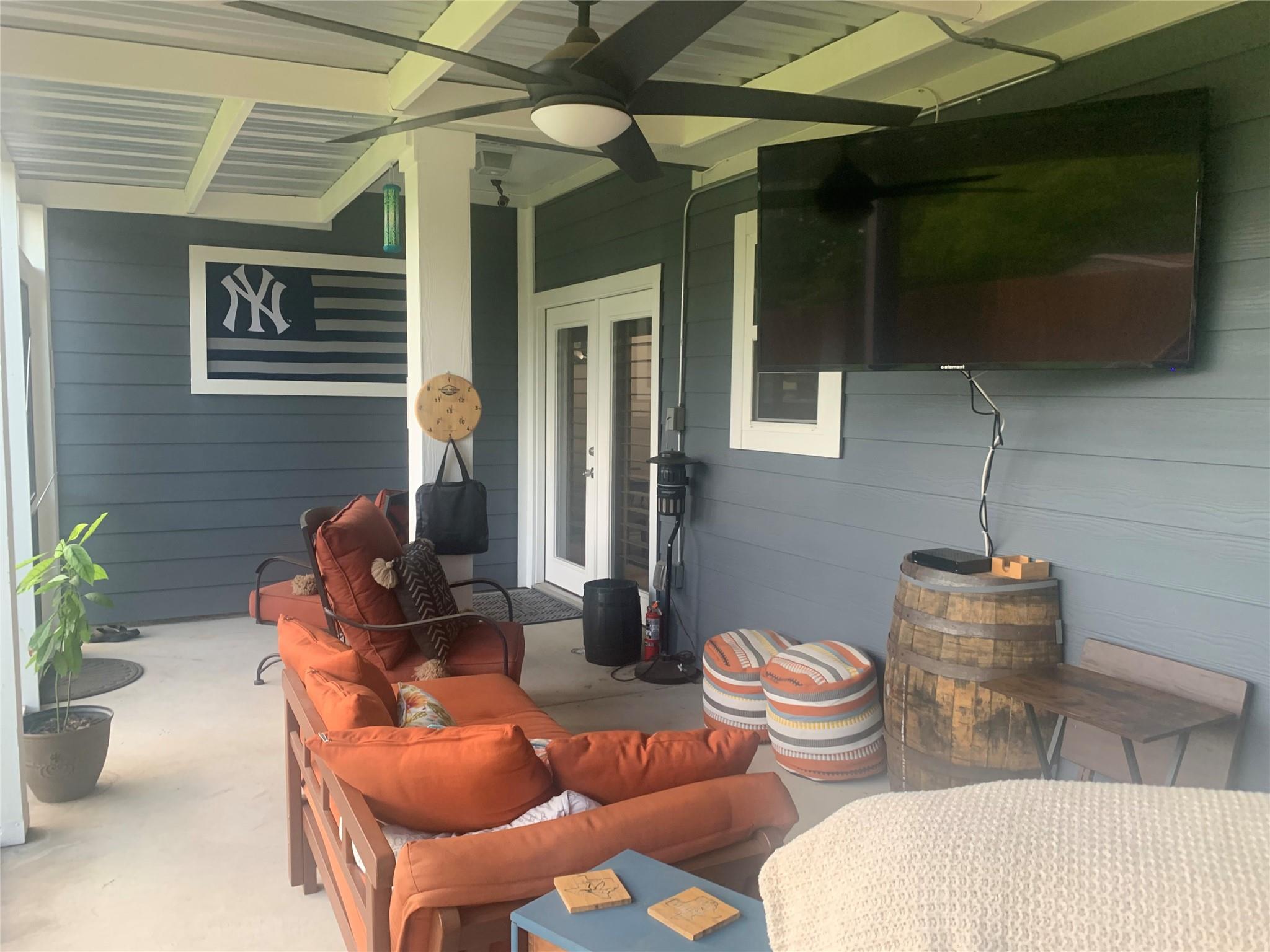 307 W Front Street St SW, Thorndale, TX 76577