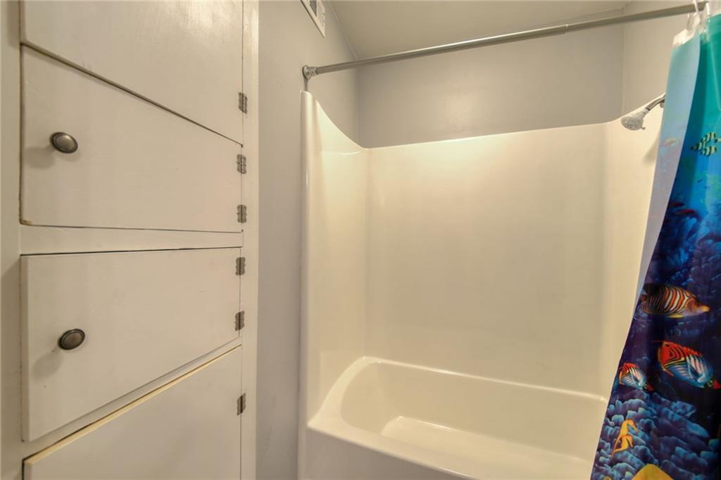 5801 Thunderbird St # B-20, Lago Vista, TX 78645