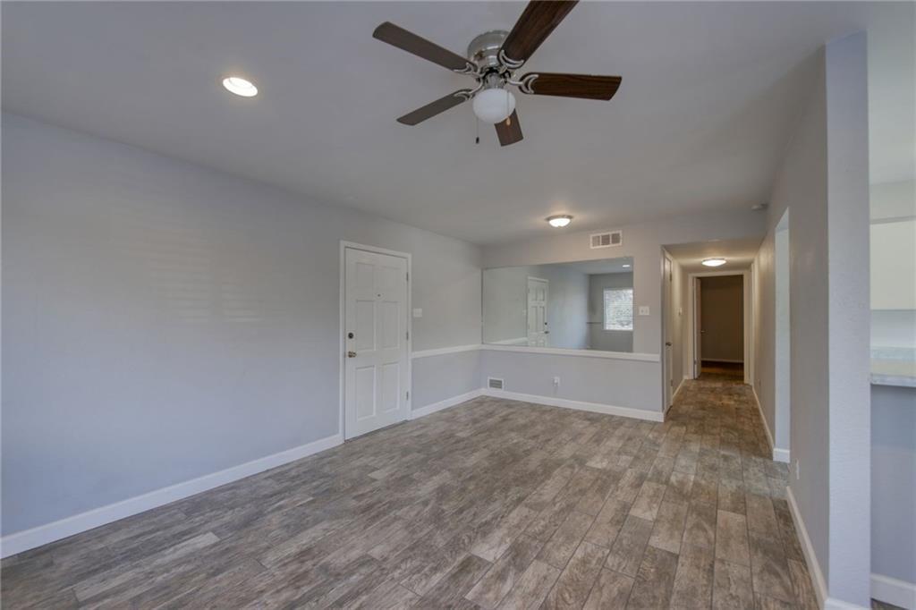 5801 Thunderbird St # B-20, Lago Vista, TX 78645