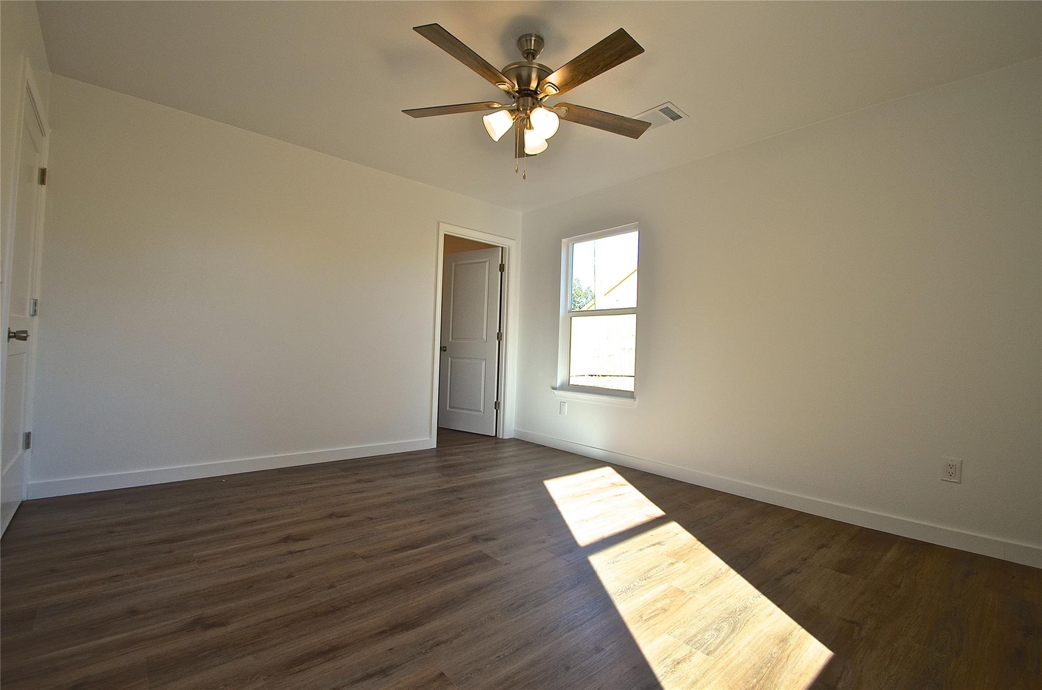 1515 Navajo Trl, Kingsland, TX 78639