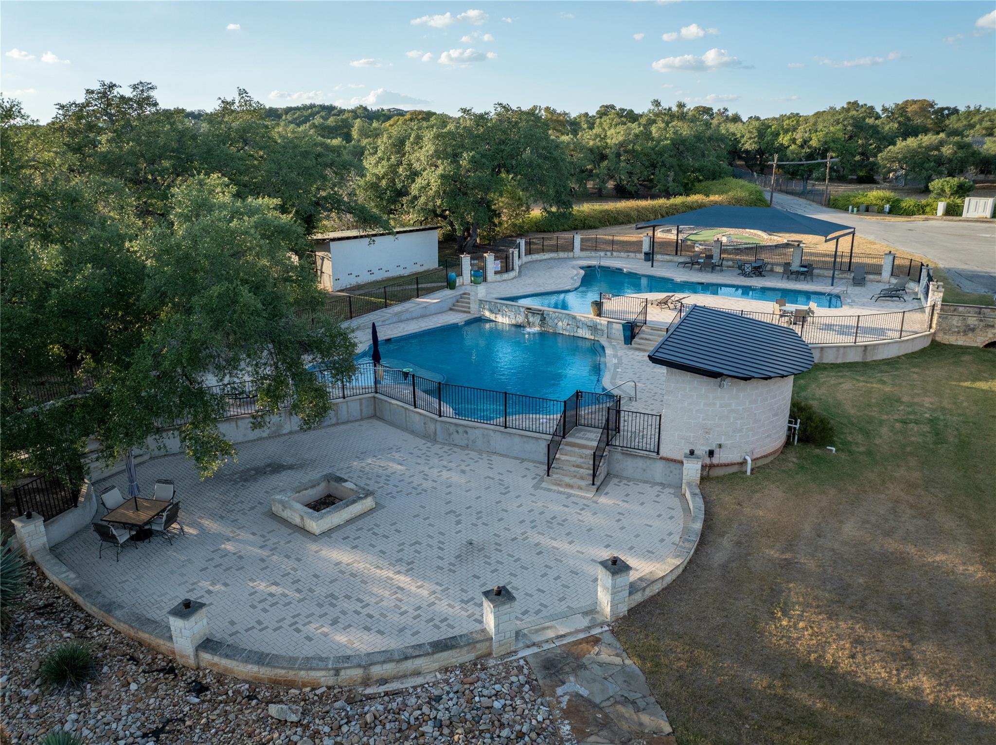 169 Island Oaks Ln, Driftwood, TX 78619