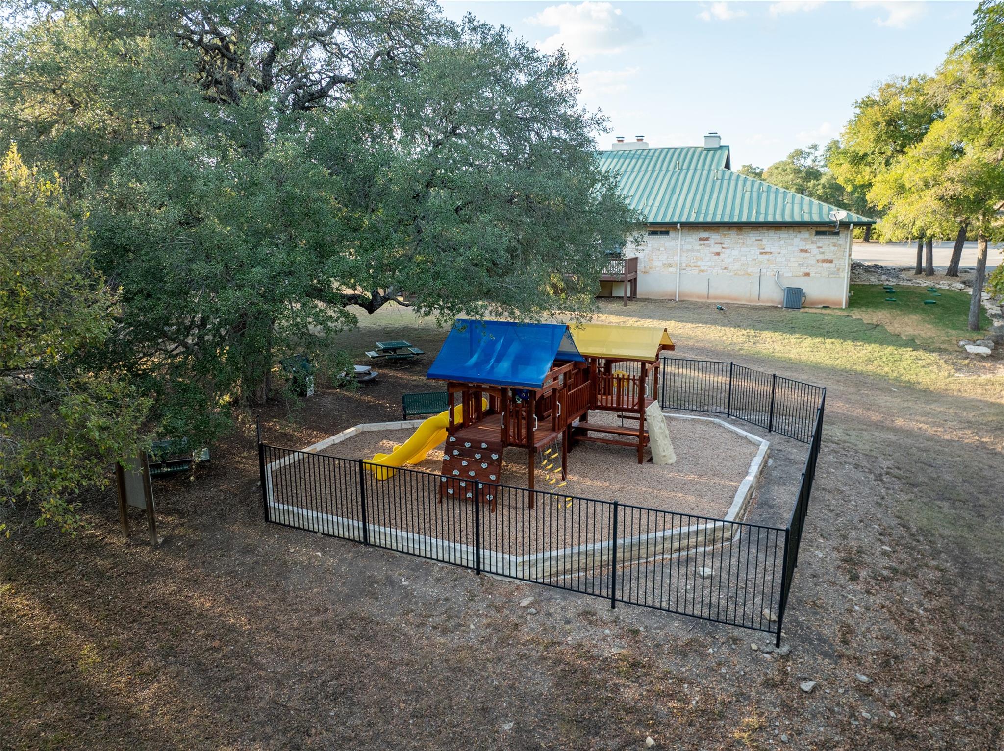 169 Island Oaks Ln, Driftwood, TX 78619