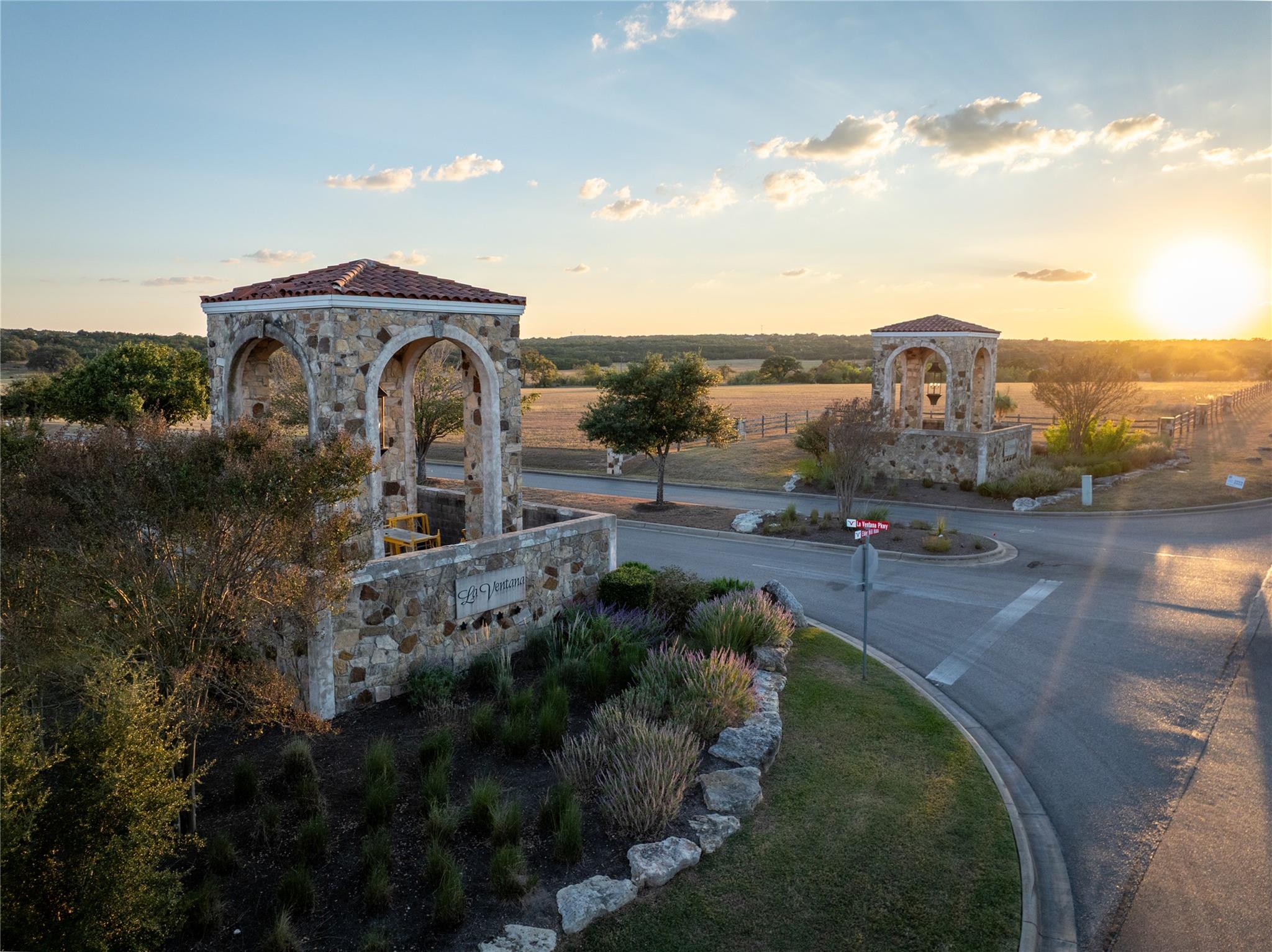 169 Island Oaks Ln, Driftwood, TX 78619