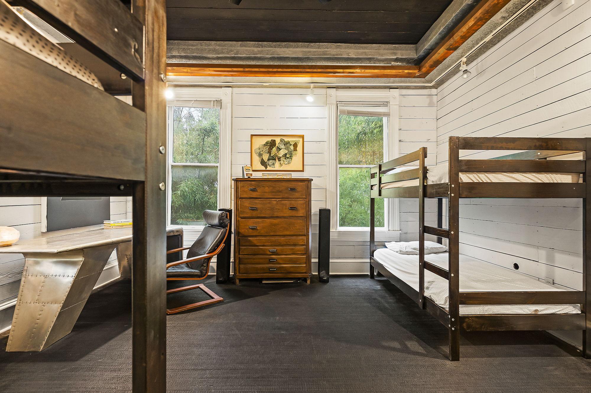 1007 E Eighth St, Austin, TX 78702