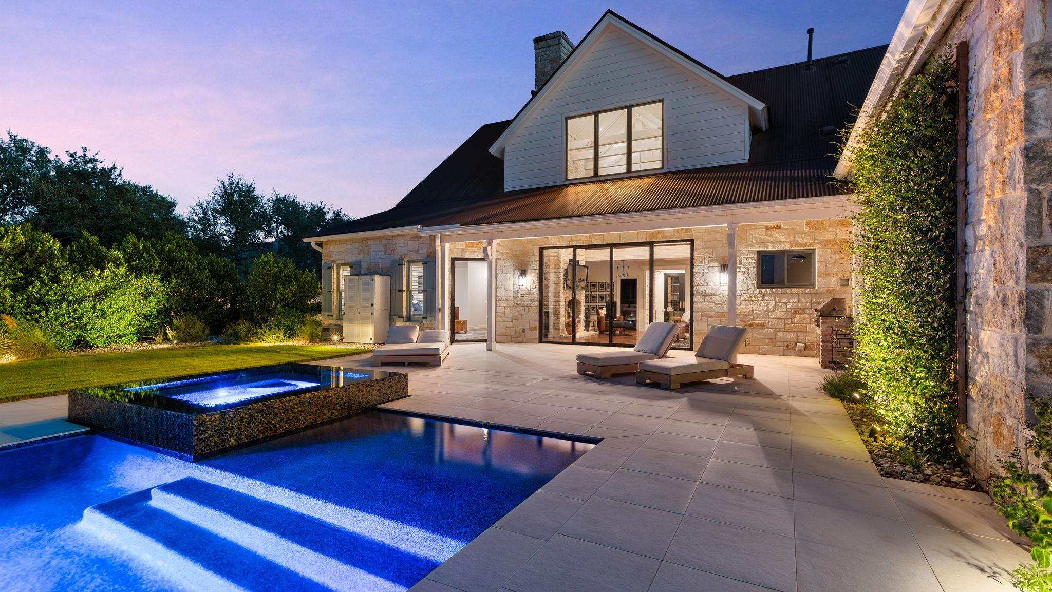 148 Trailmaster Cir, Driftwood, TX 78619