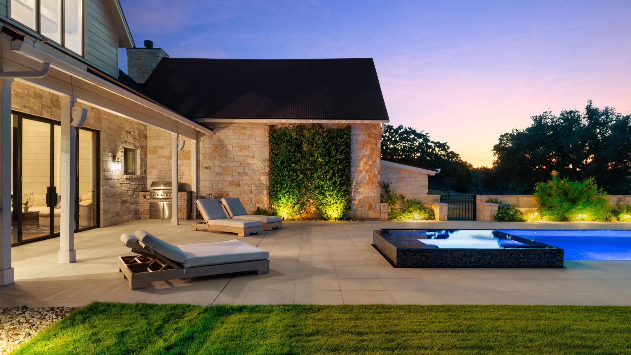 148 Trailmaster Cir, Driftwood, TX 78619