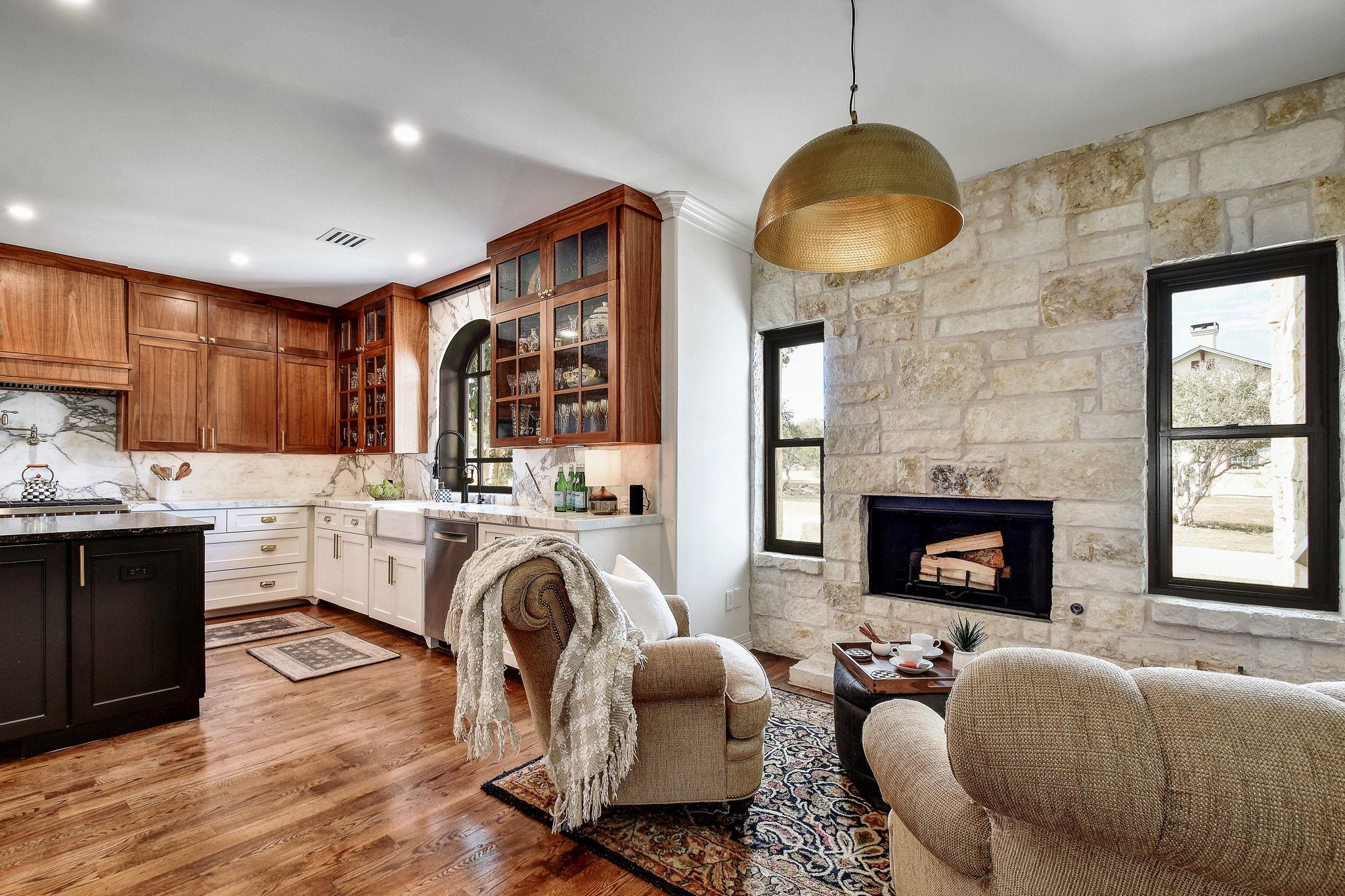 148 Trailmaster Cir, Driftwood, TX 78619