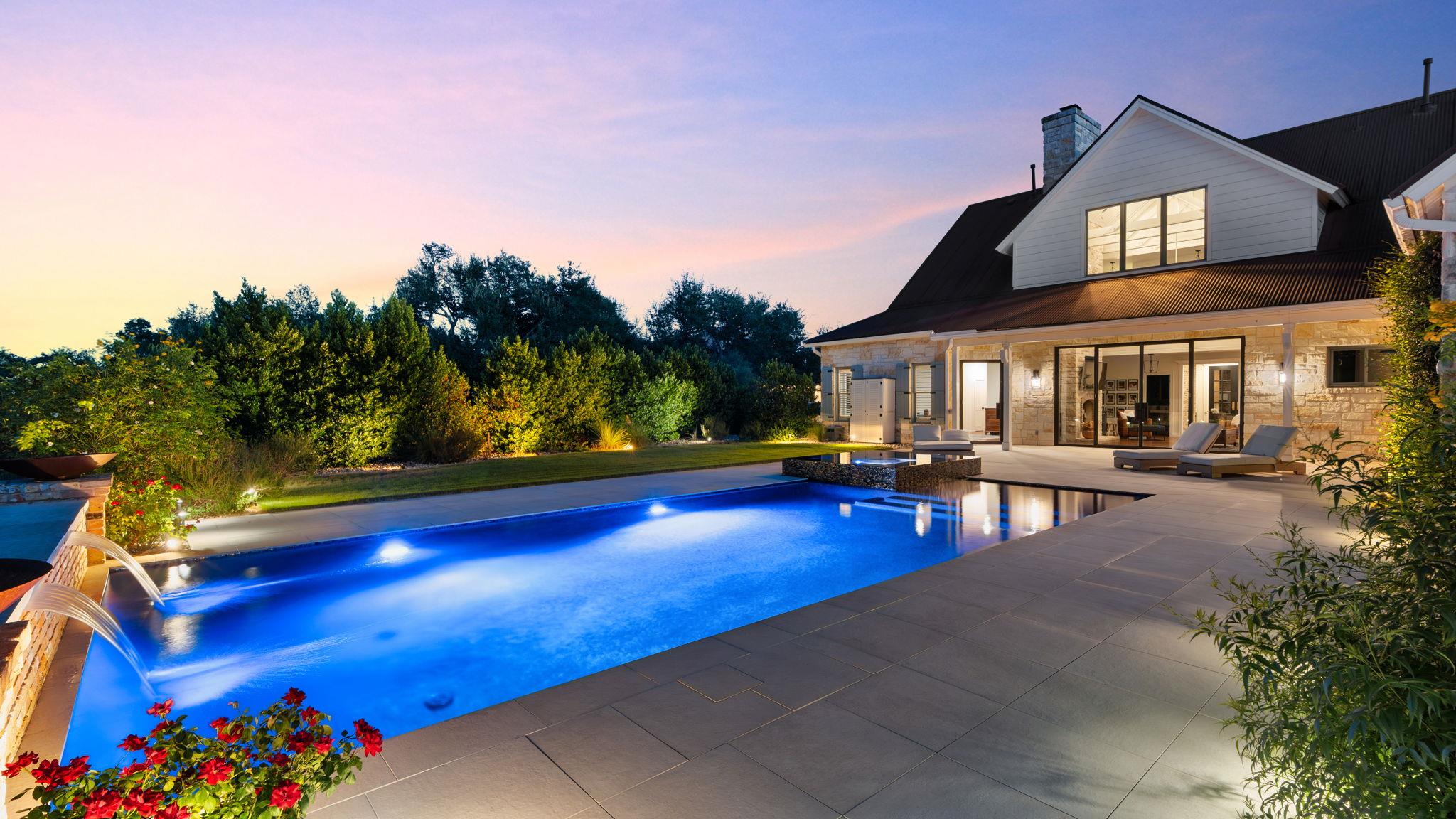 148 Trailmaster Cir, Driftwood, TX 78619