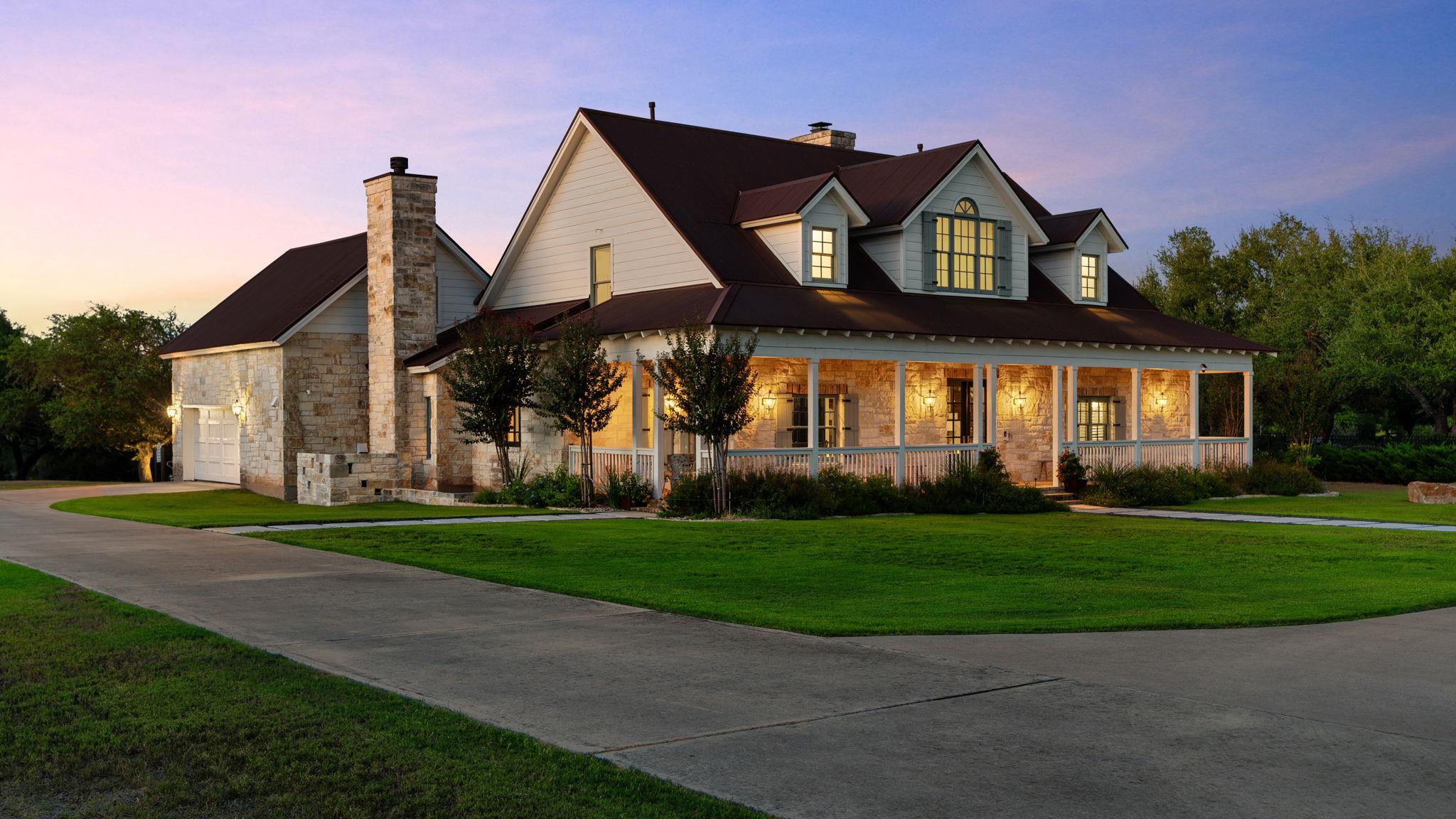 148 Trailmaster Cir, Driftwood, TX 78619