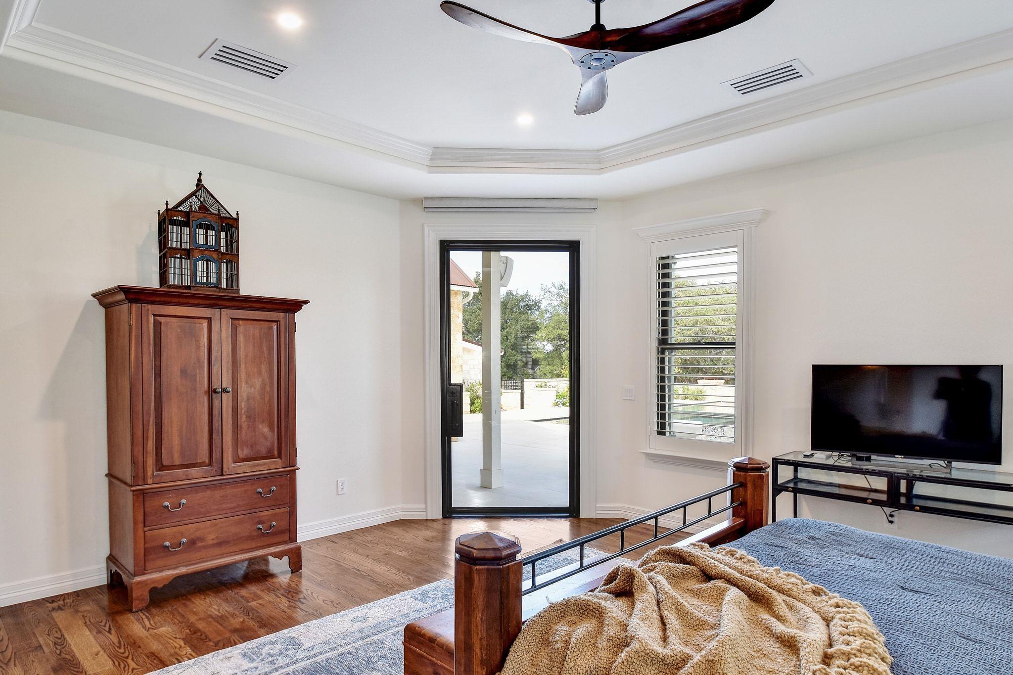 148 Trailmaster Cir, Driftwood, TX 78619