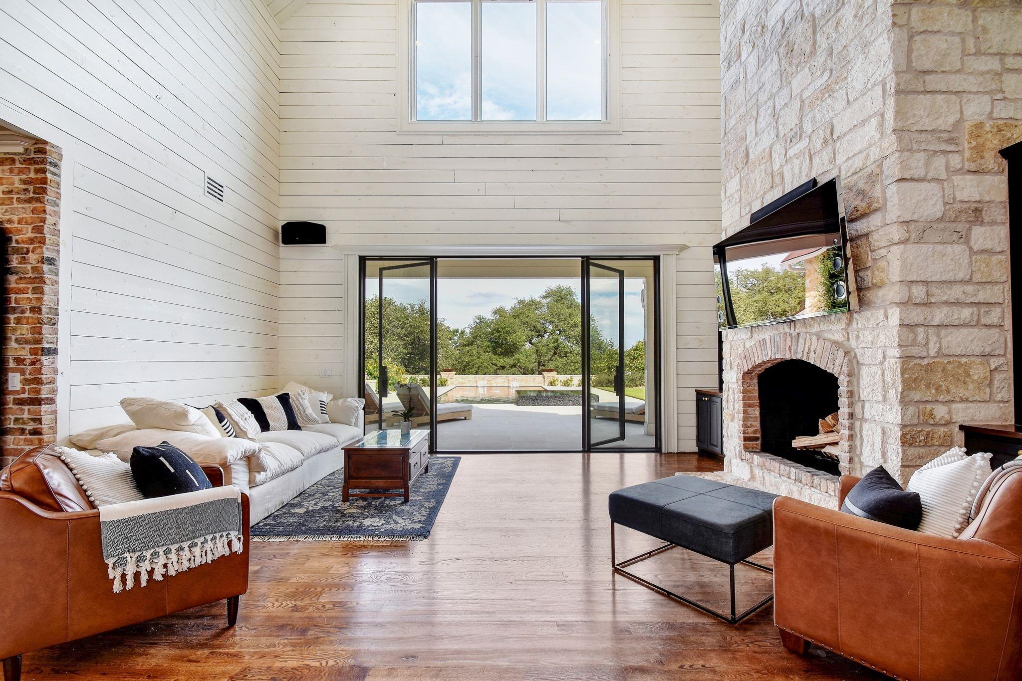 148 Trailmaster Cir, Driftwood, TX 78619