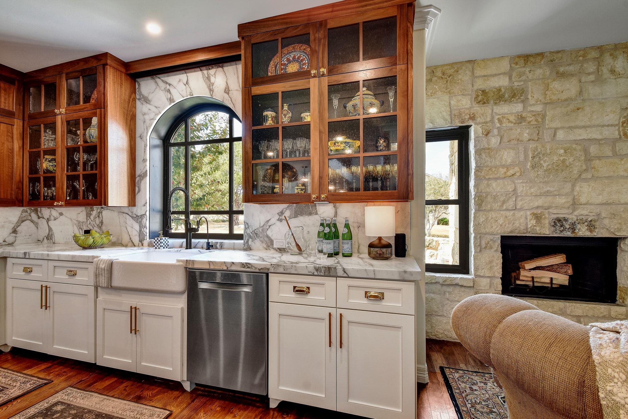 148 Trailmaster Cir, Driftwood, TX 78619