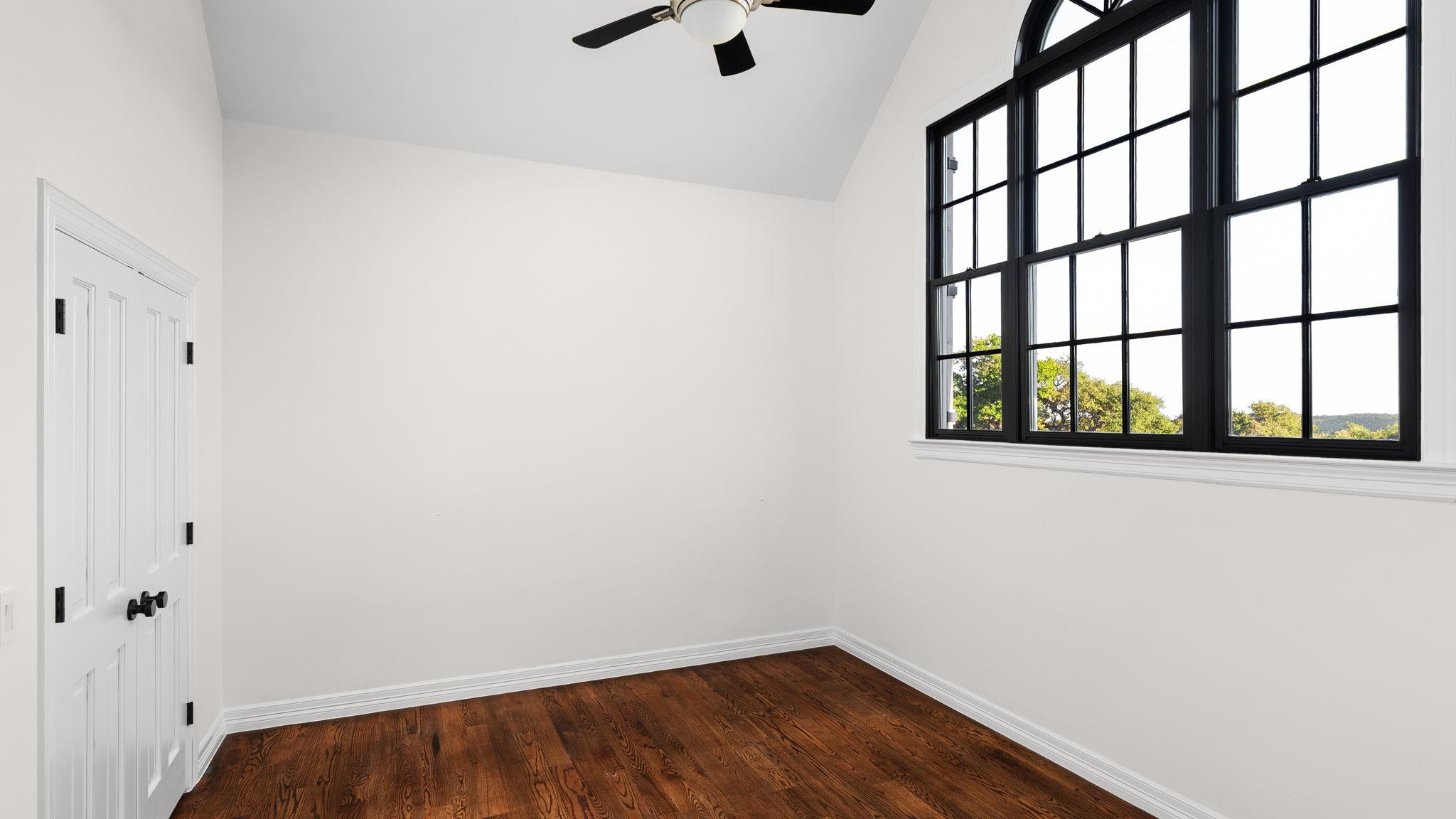 148 Trailmaster Cir, Driftwood, TX 78619