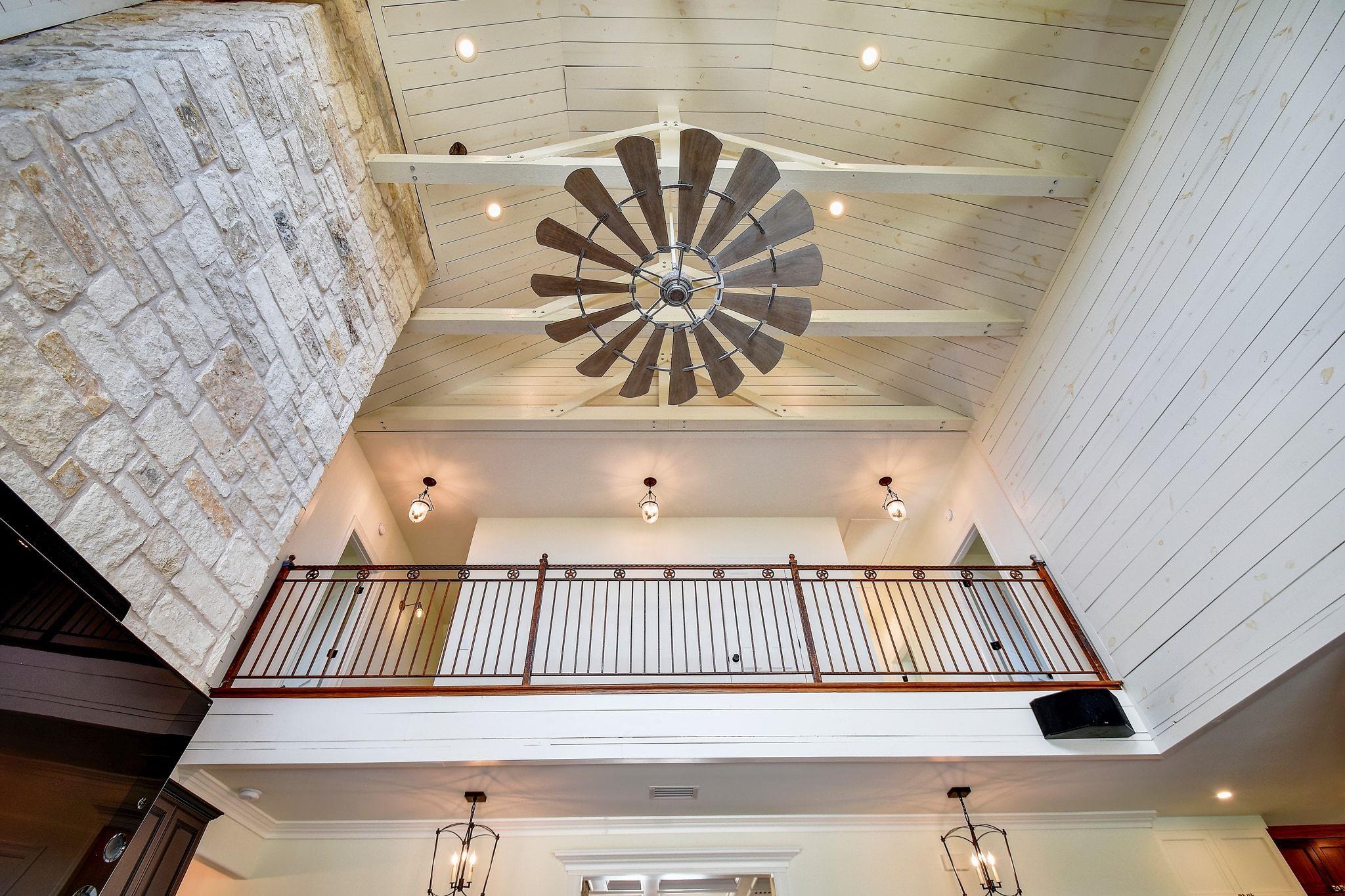 148 Trailmaster Cir, Driftwood, TX 78619