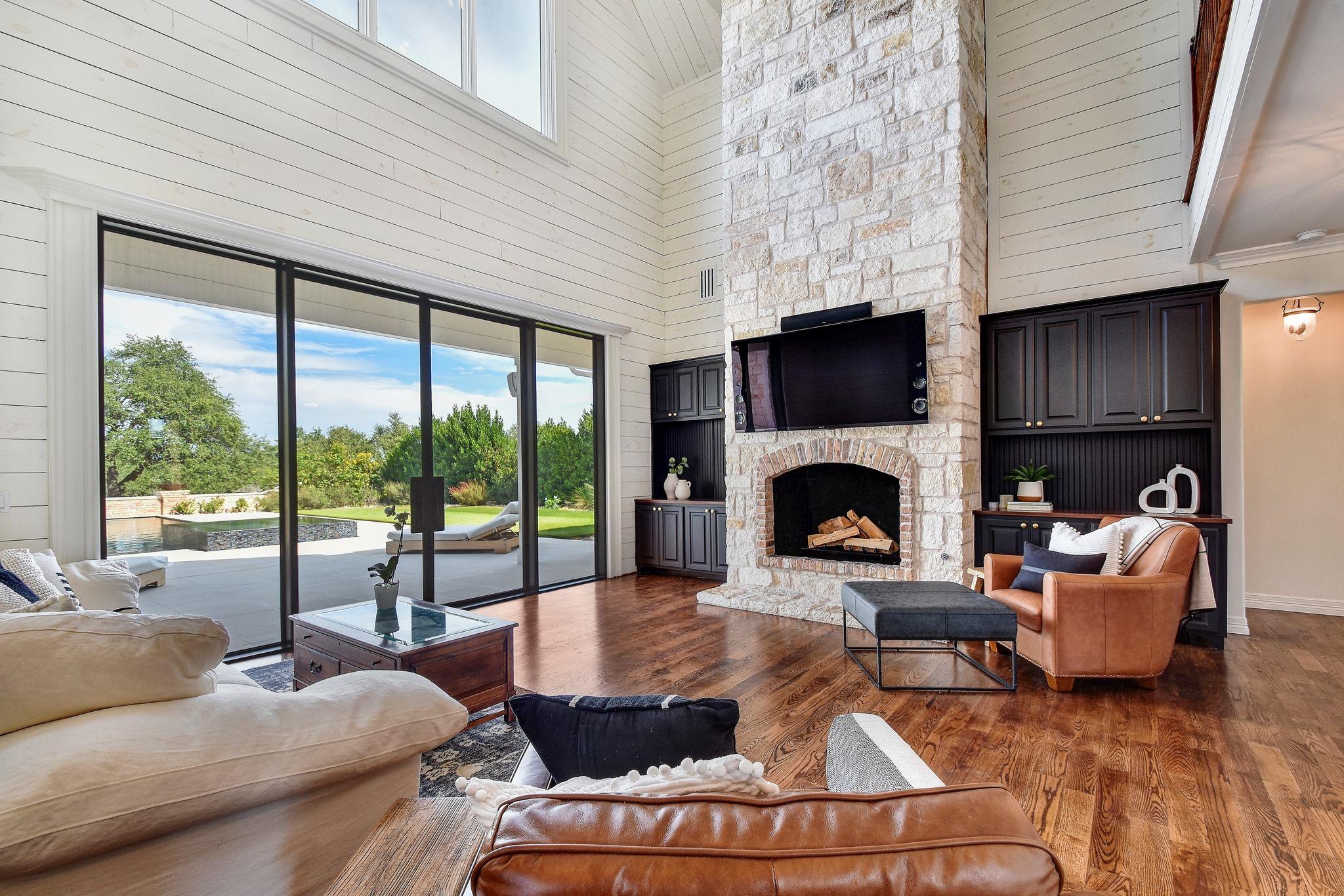 148 Trailmaster Cir, Driftwood, TX 78619