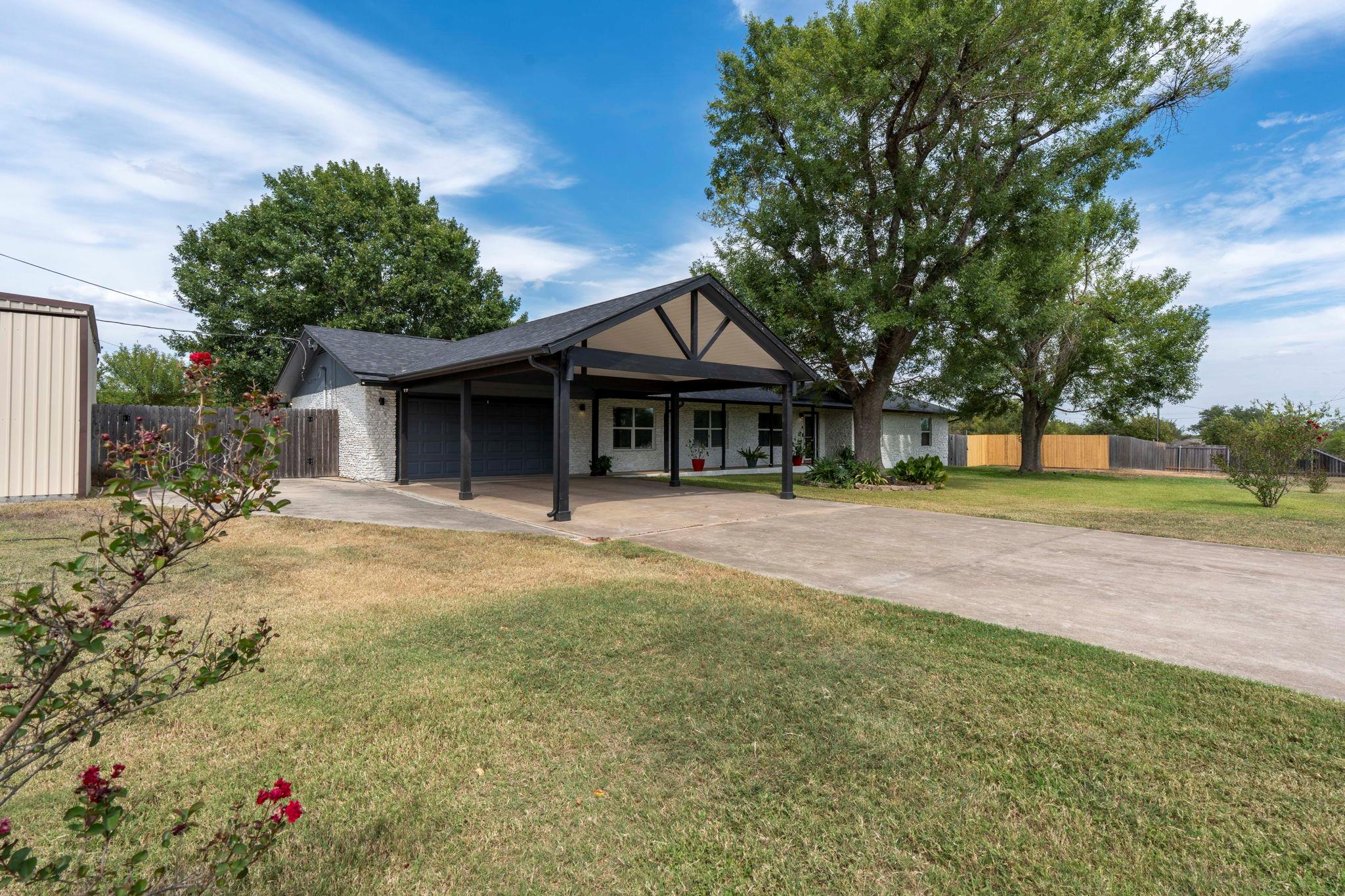 130 Hy Rd, Buda, TX 78610