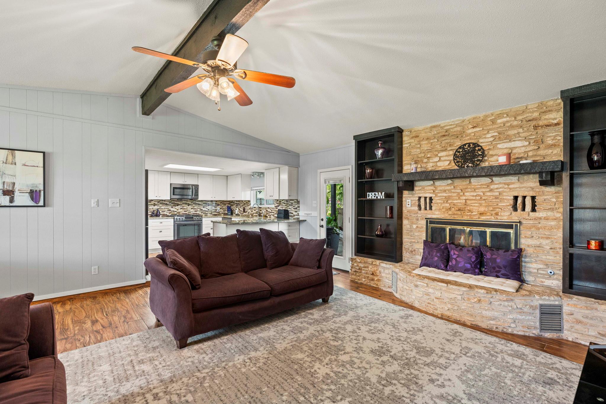 130 Hy Rd, Buda, TX 78610