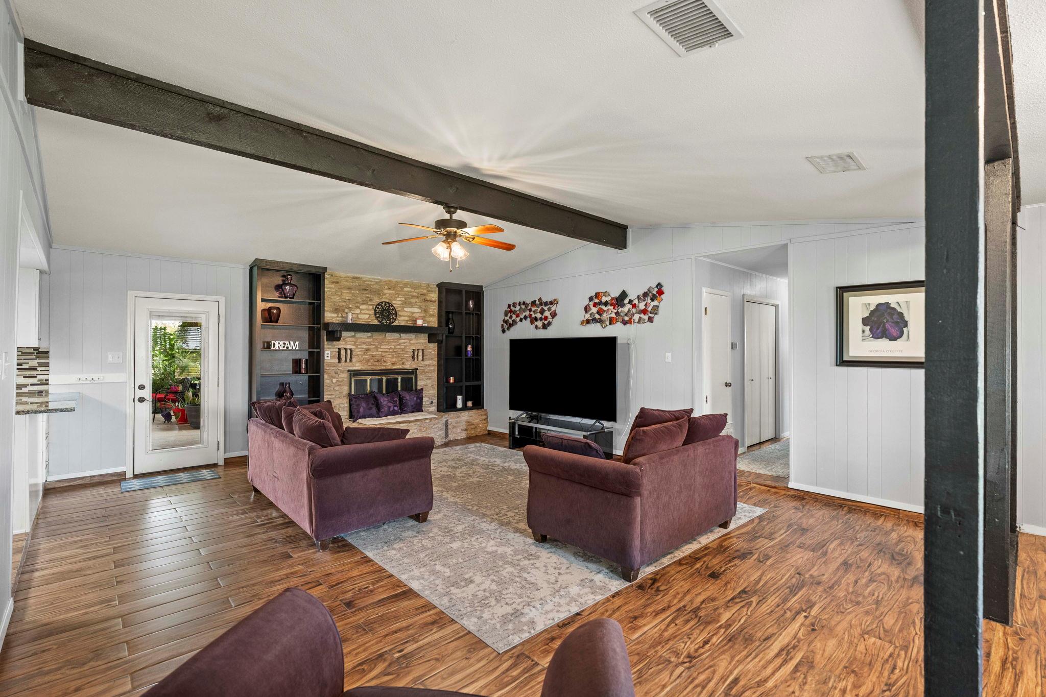 130 Hy Rd, Buda, TX 78610