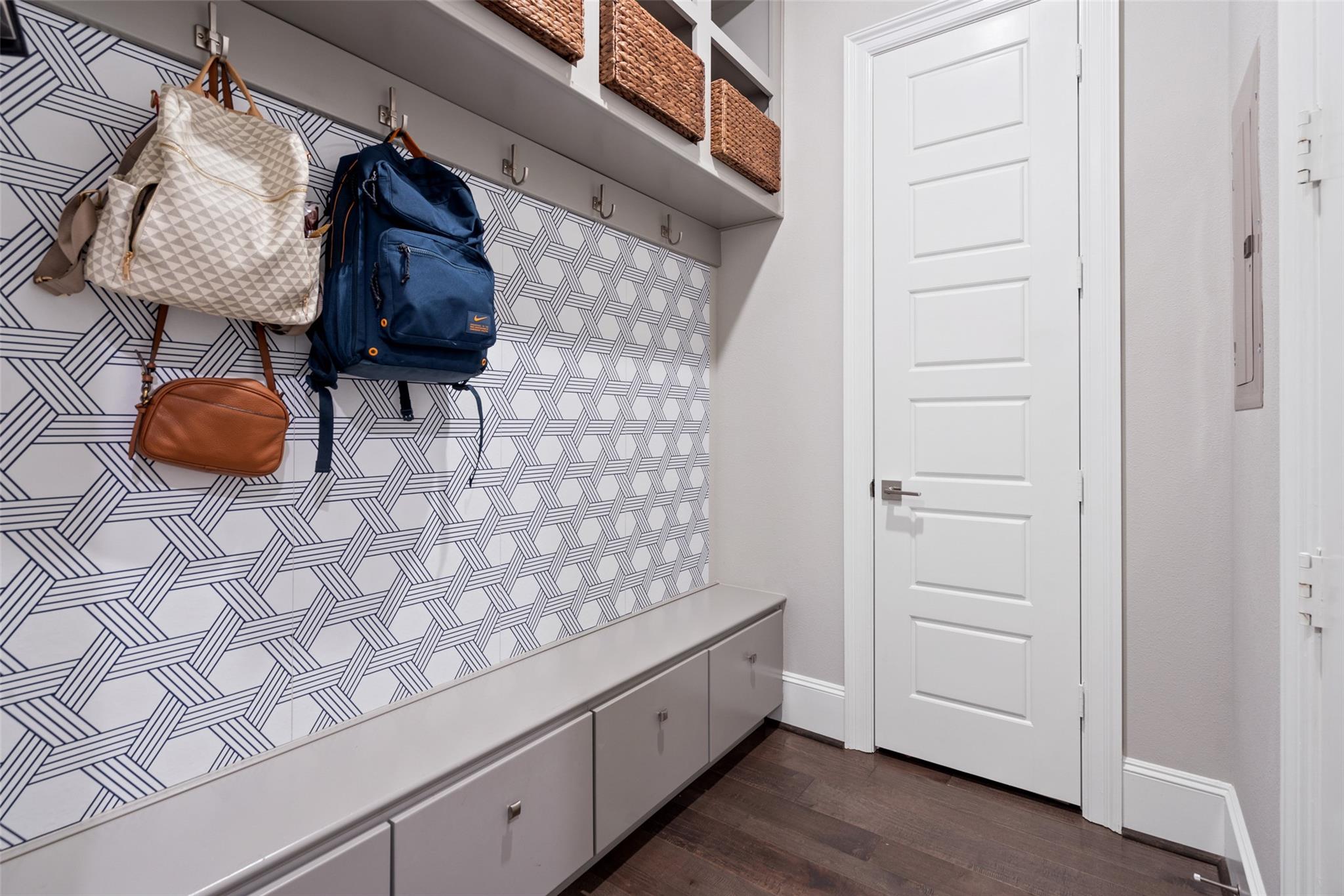 105 Bisset Ct, Lakeway, TX 78738