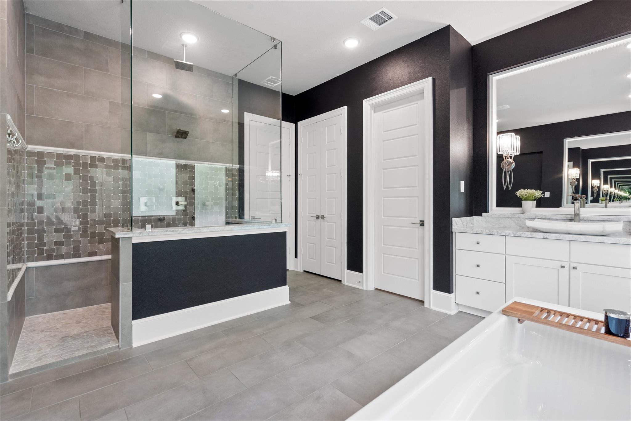 105 Bisset Ct, Lakeway, TX 78738