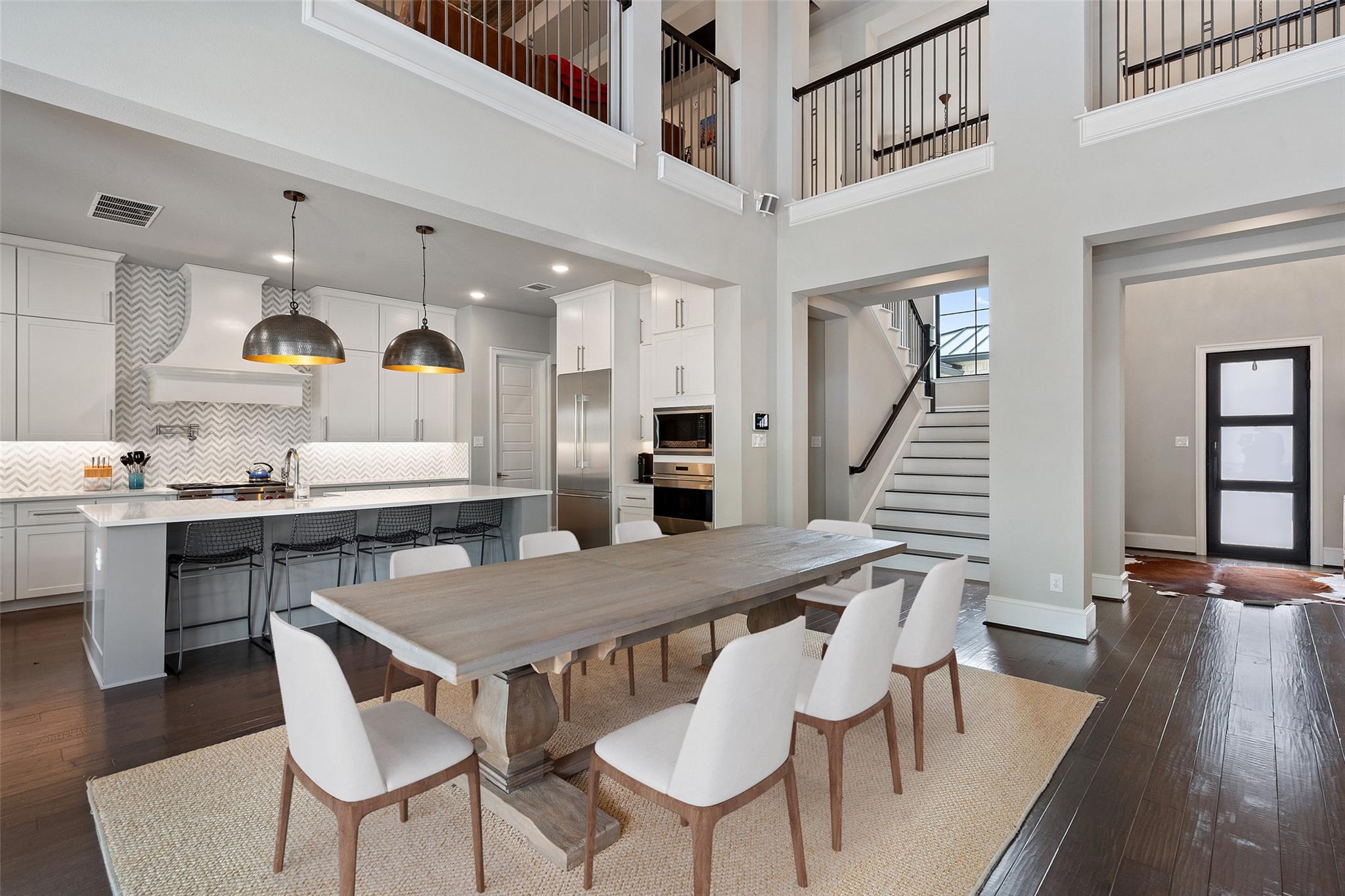 105 Bisset Ct, Lakeway, TX 78738