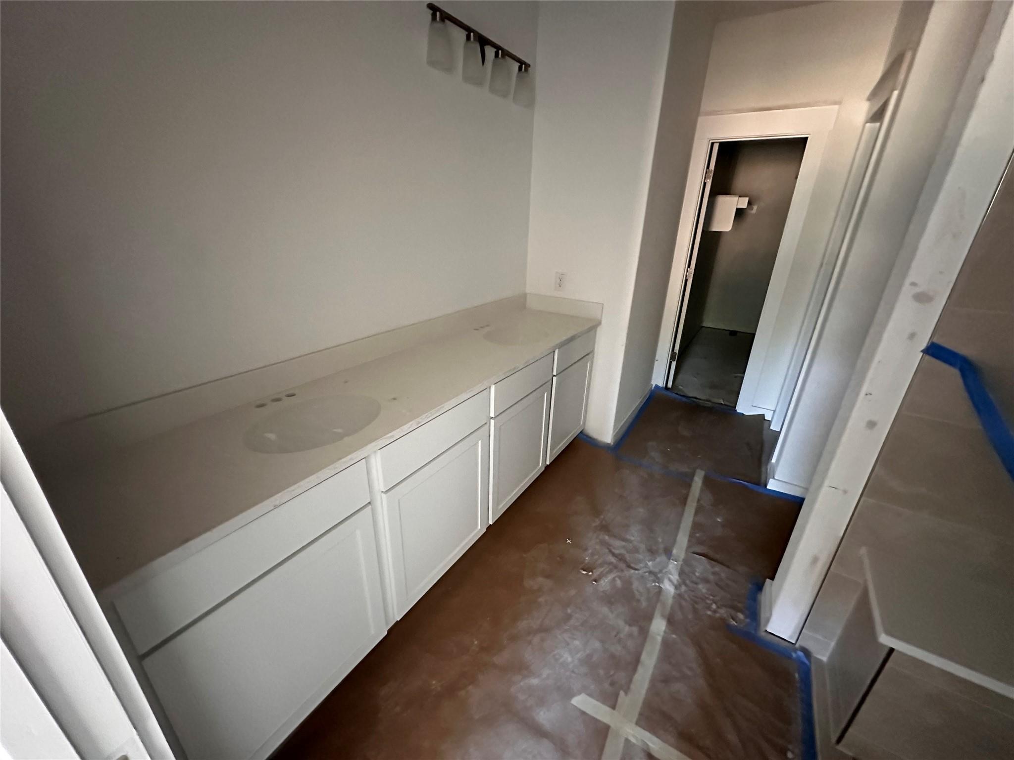 242 Seattle Slew Dr, Jarrell, TX 76537