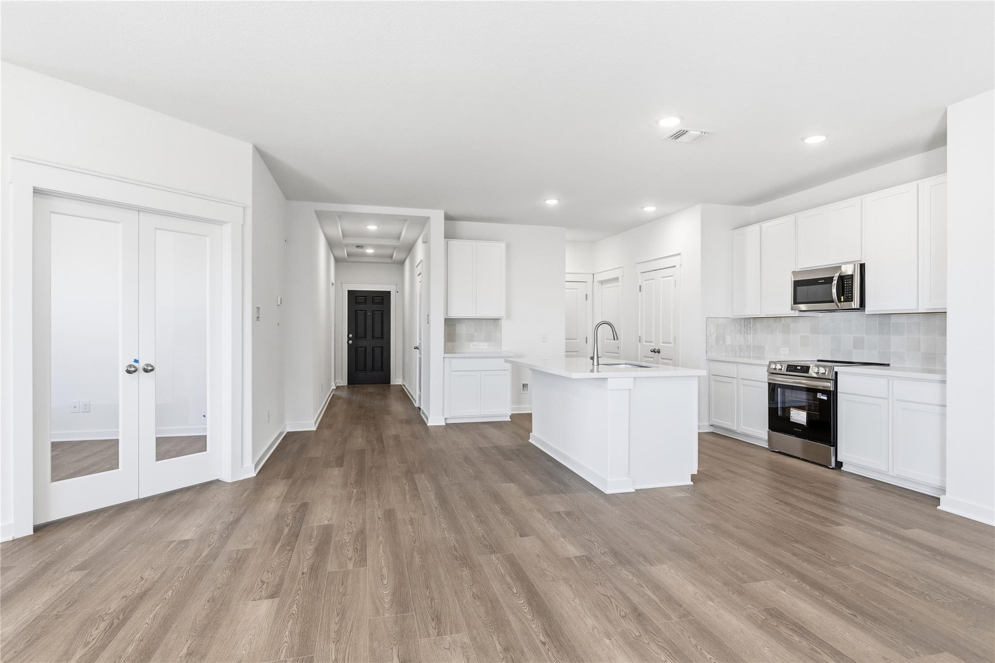 242 Seattle Slew Dr, Jarrell, TX 76537