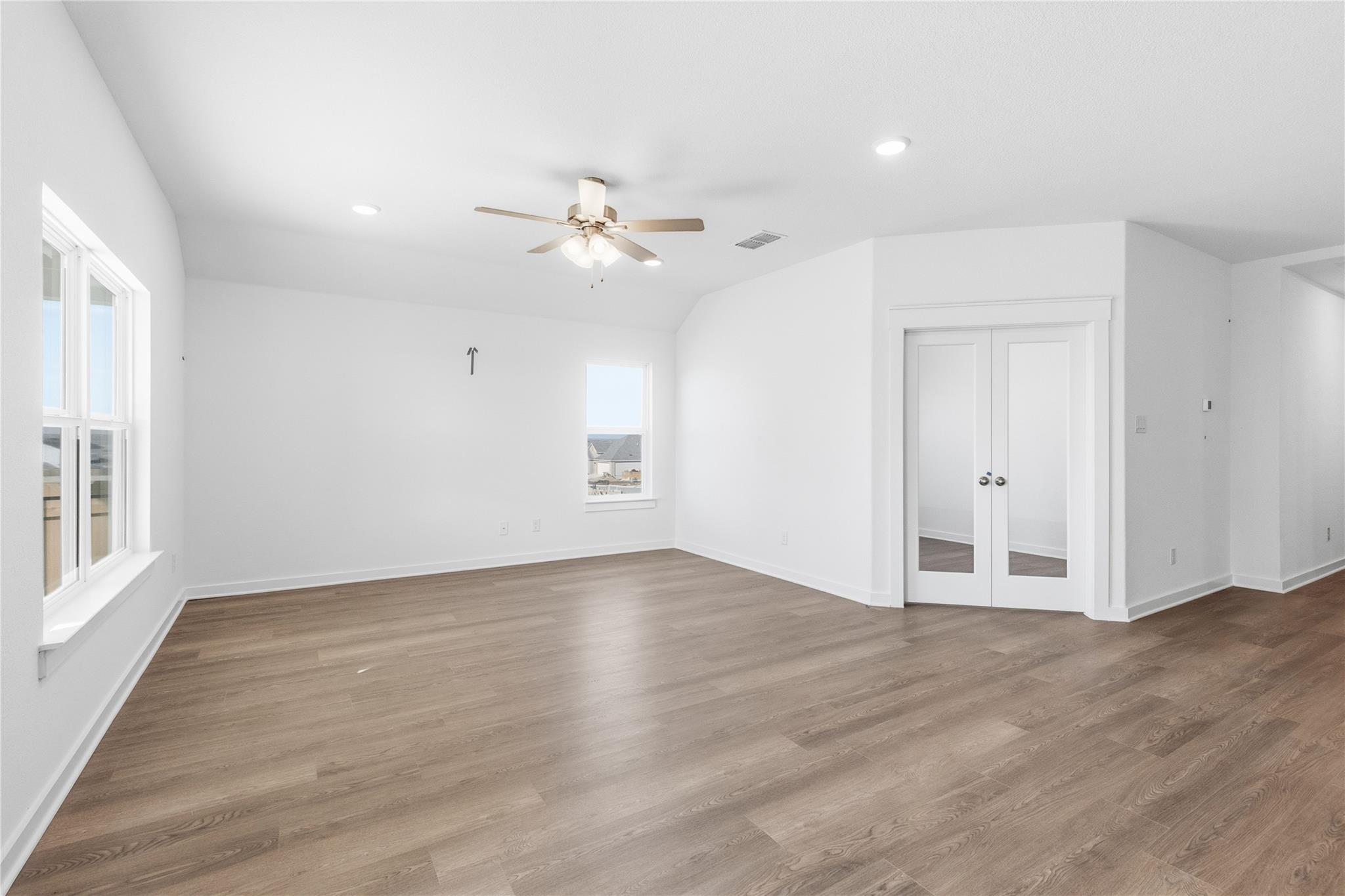 242 Seattle Slew Dr, Jarrell, TX 76537