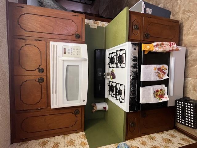 20 County Road 408 Rd, Taylor, TX 76574