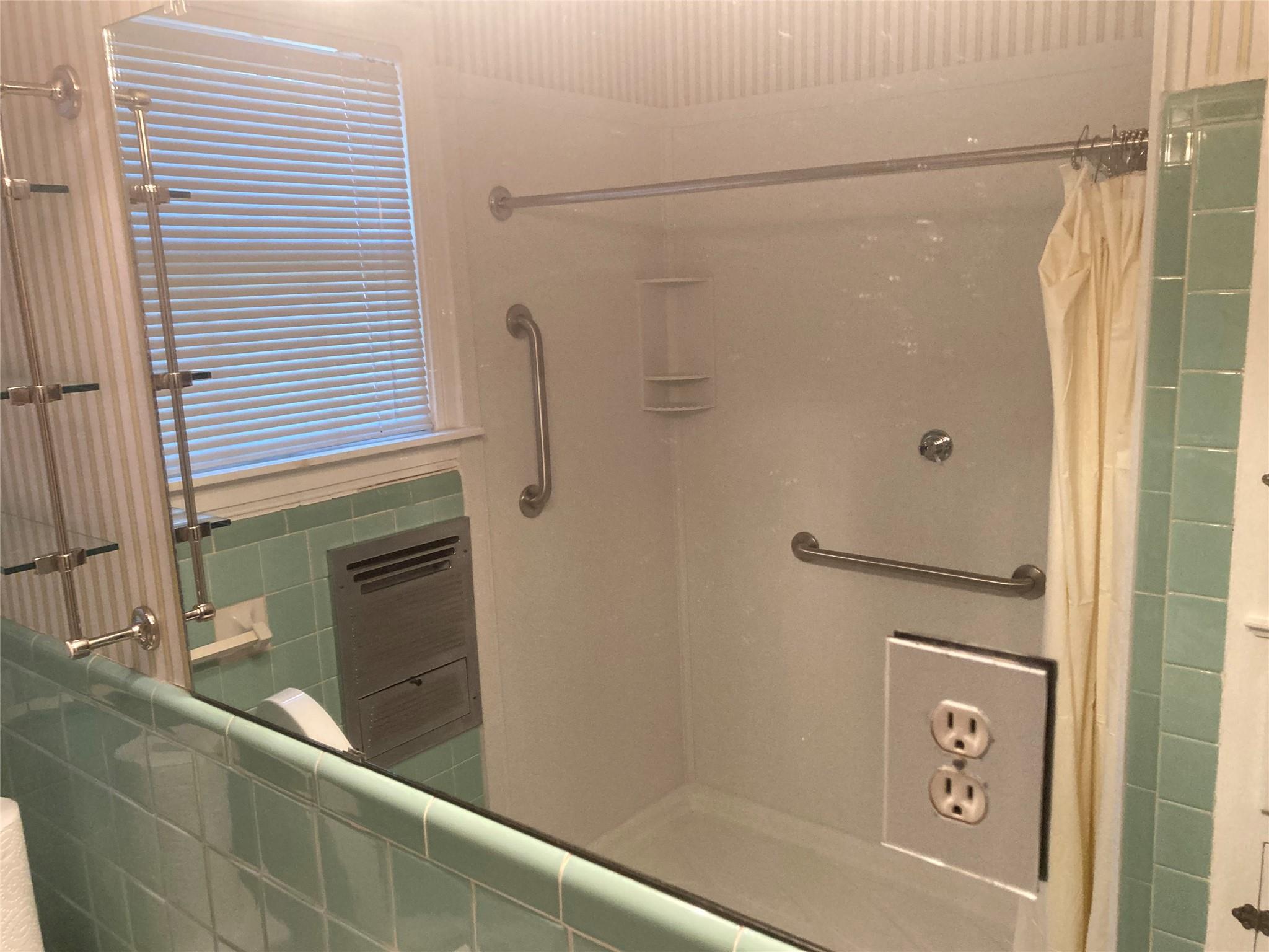 912 E 32nd St. St E # 101, Austin, TX 78705