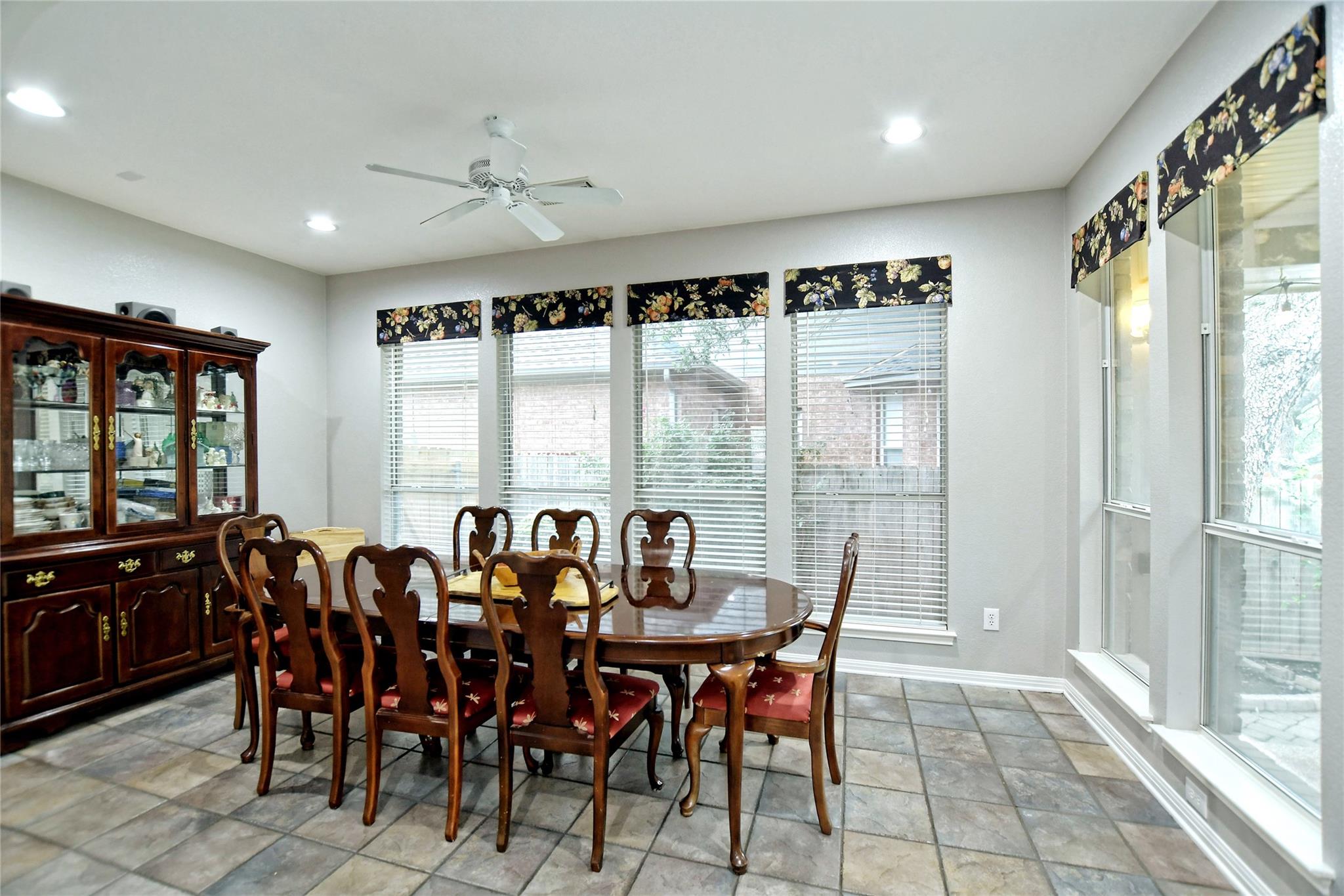 1320 Becca Teal Pl, Round Rock, TX 78681