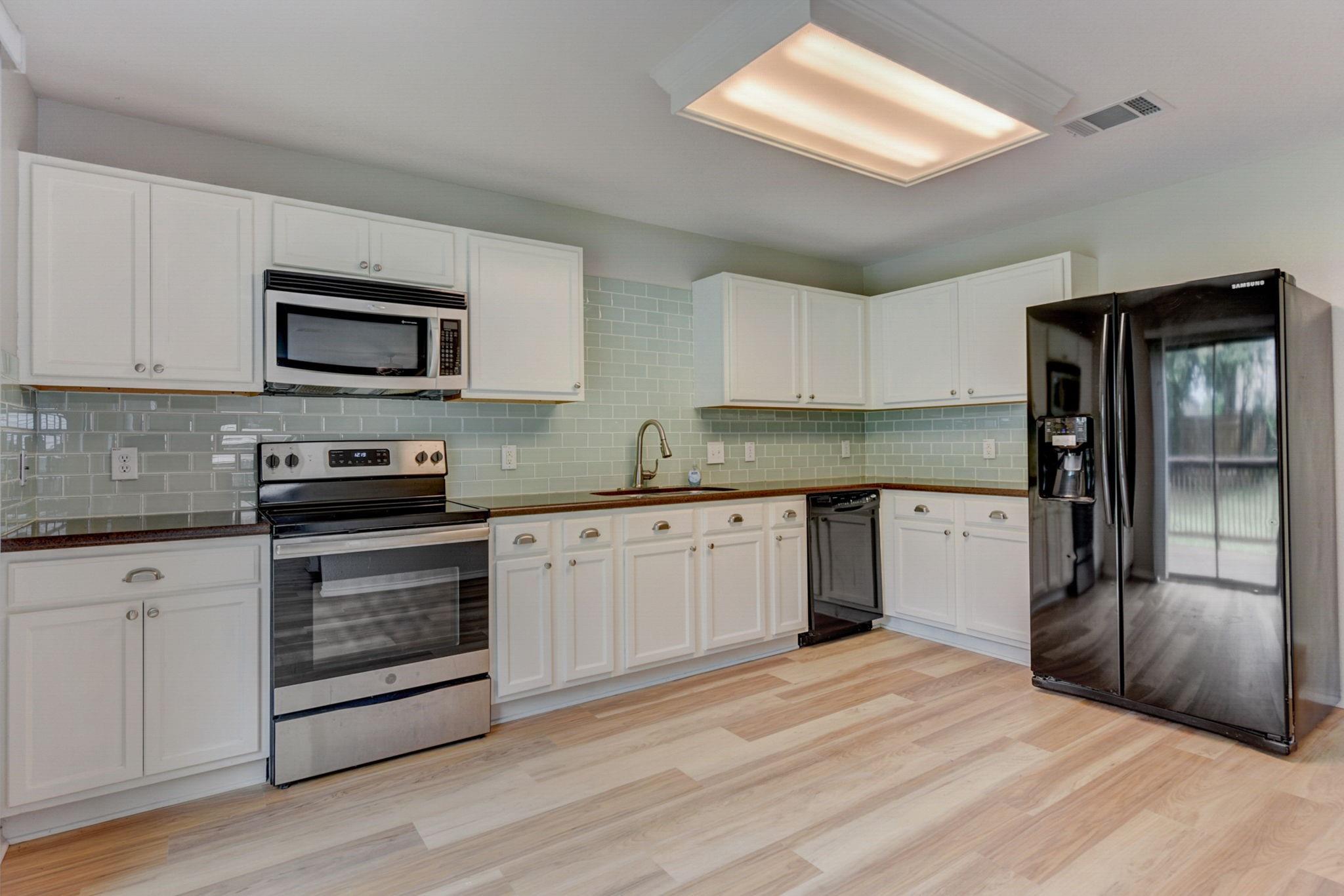 5111 N Hearsey Dr, Austin, TX 78744