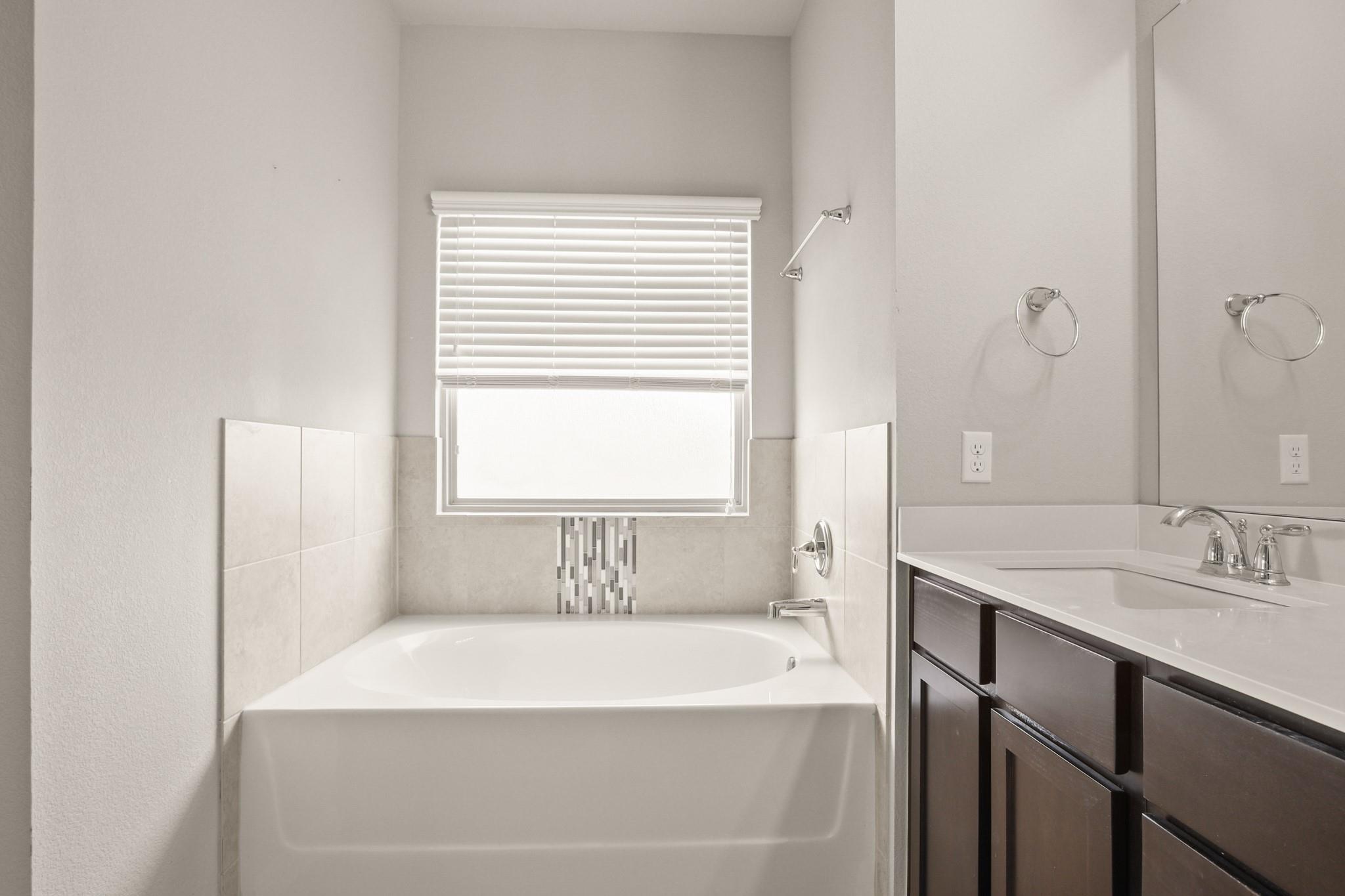 440 Canadian Springs Dr, Leander, TX 78641