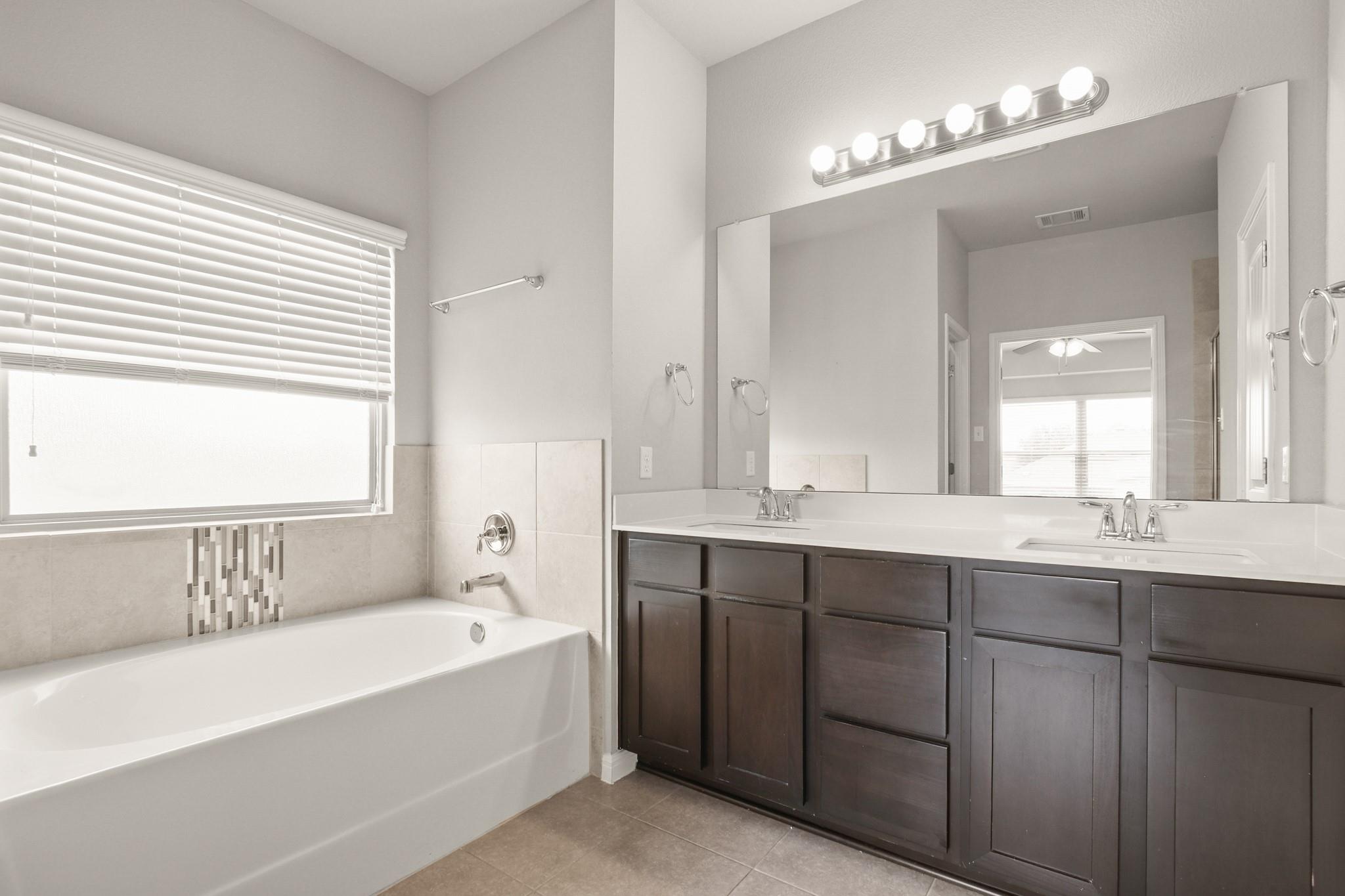 440 Canadian Springs Dr, Leander, TX 78641