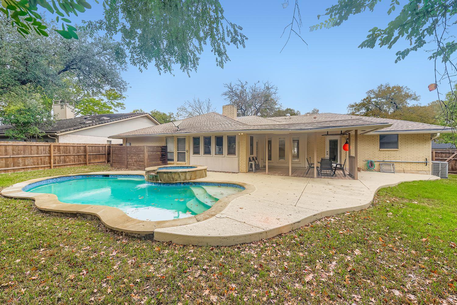 10705 Pinehurst Dr, Austin, TX 78747