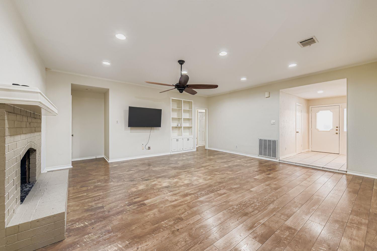 10705 Pinehurst Dr, Austin, TX 78747