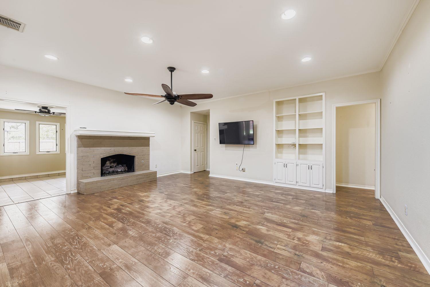 10705 Pinehurst Dr, Austin, TX 78747