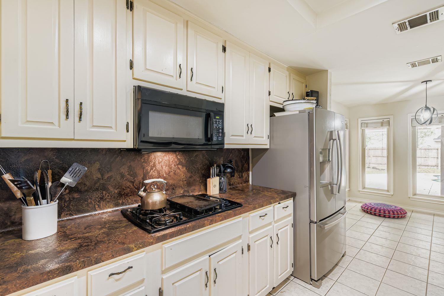 10705 Pinehurst Dr, Austin, TX 78747