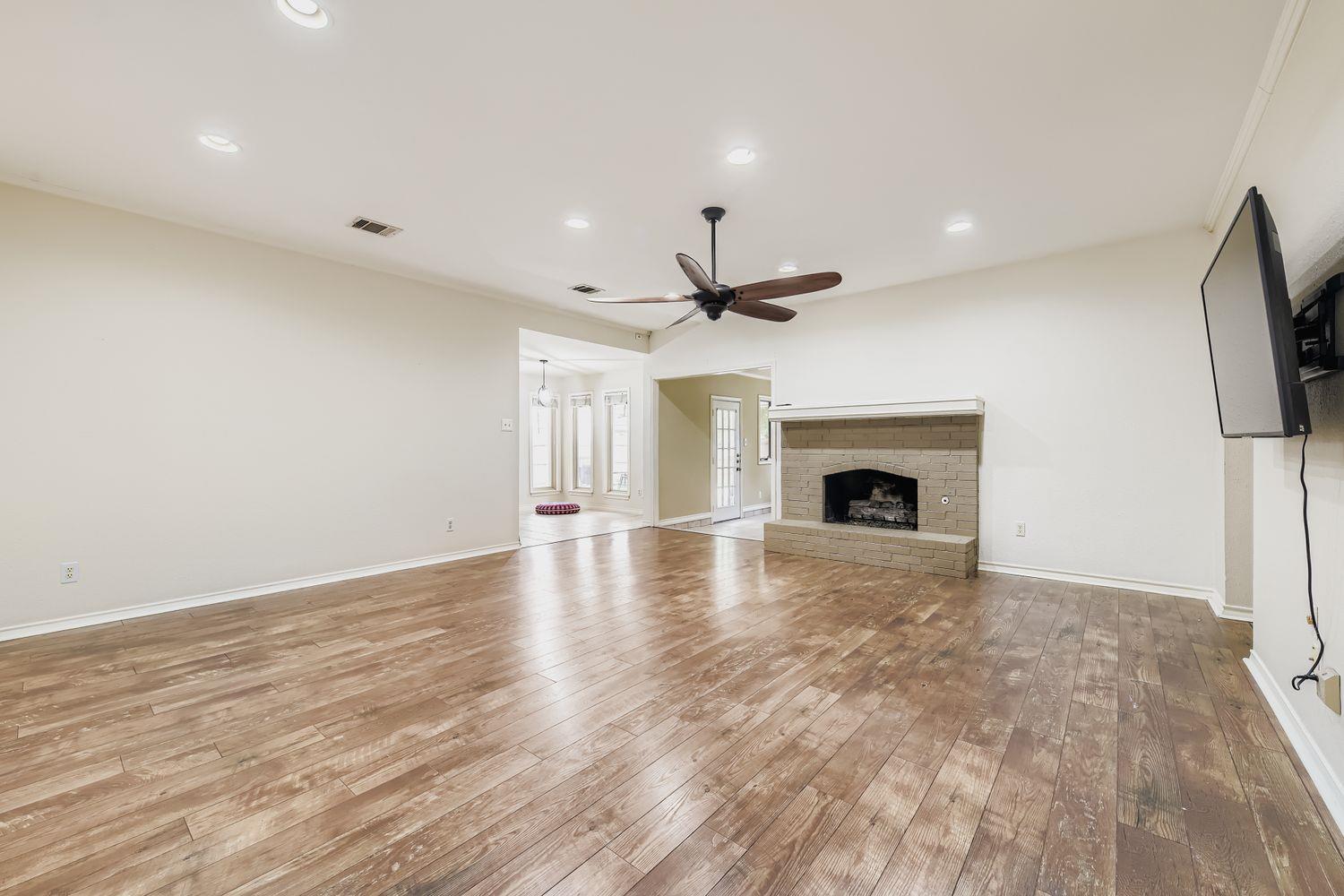 10705 Pinehurst Dr, Austin, TX 78747