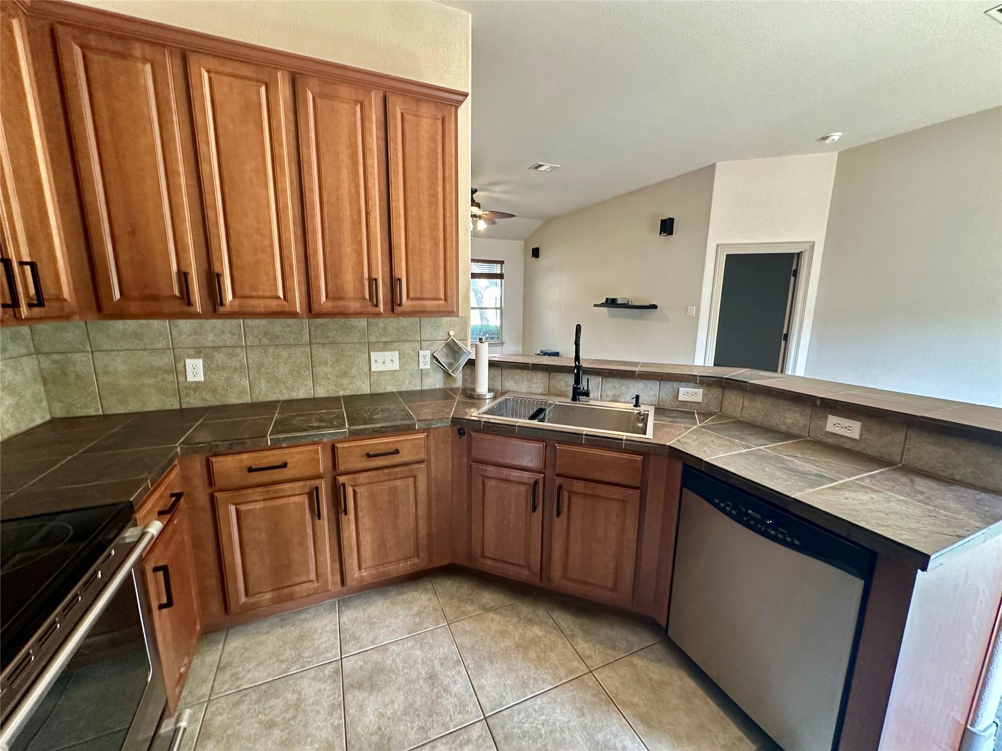 15105 Cavalier Canyon Dr, Lakeway, TX 78734