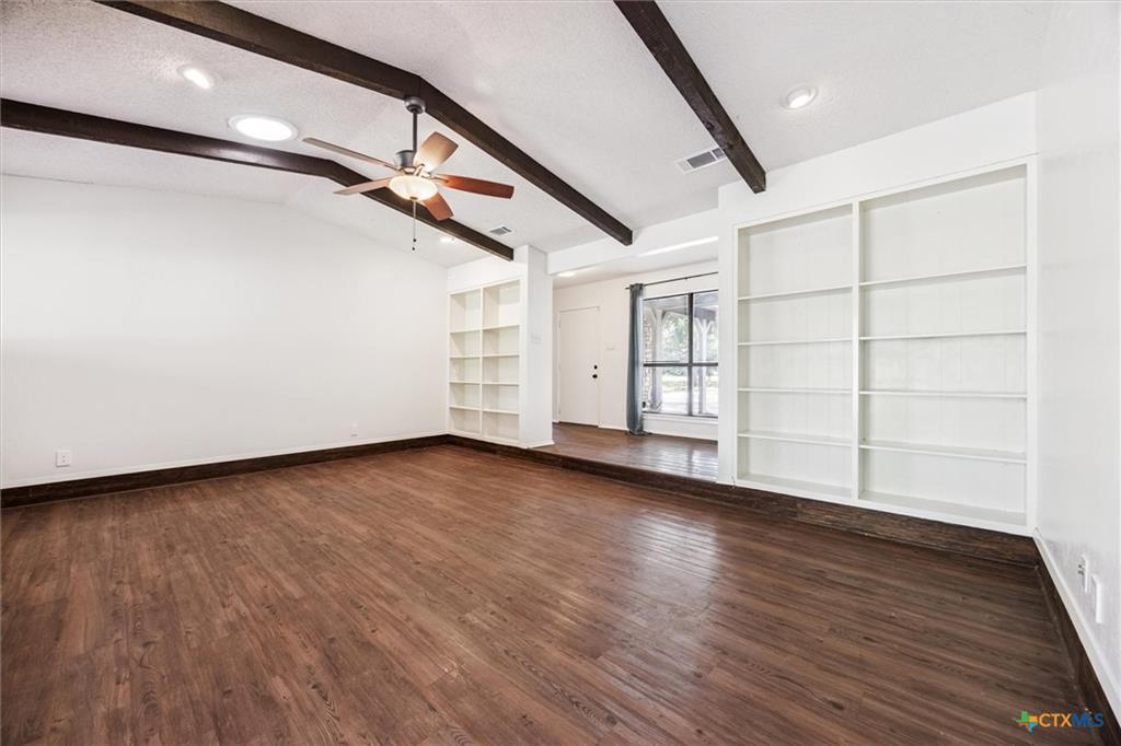 120 Pioneer Trl, San Marcos, TX 78666