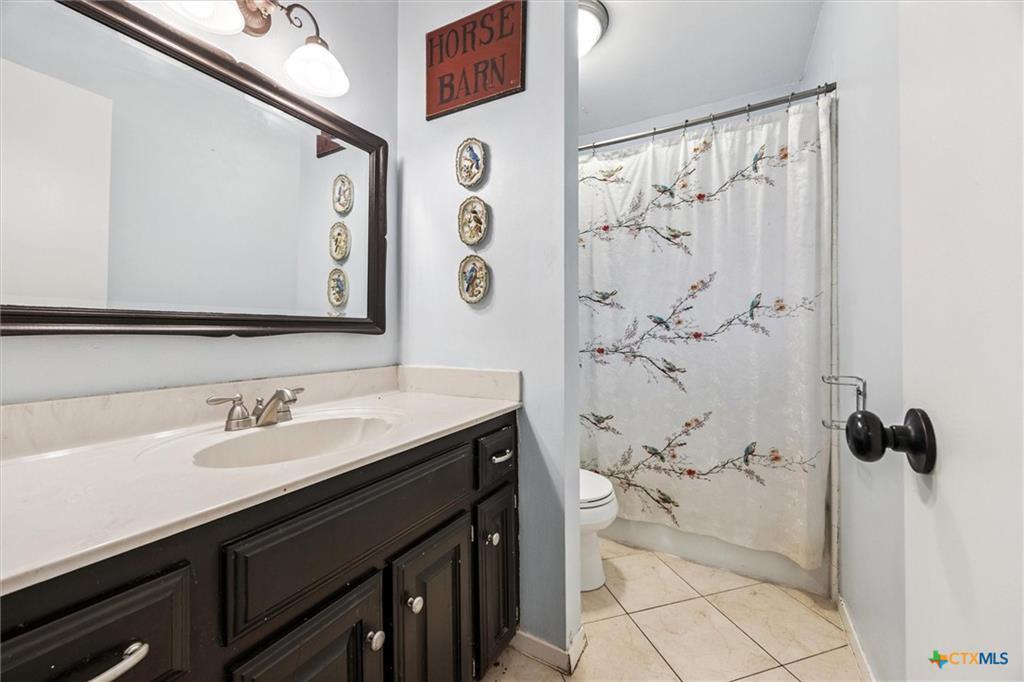 120 Pioneer Trl, San Marcos, TX 78666