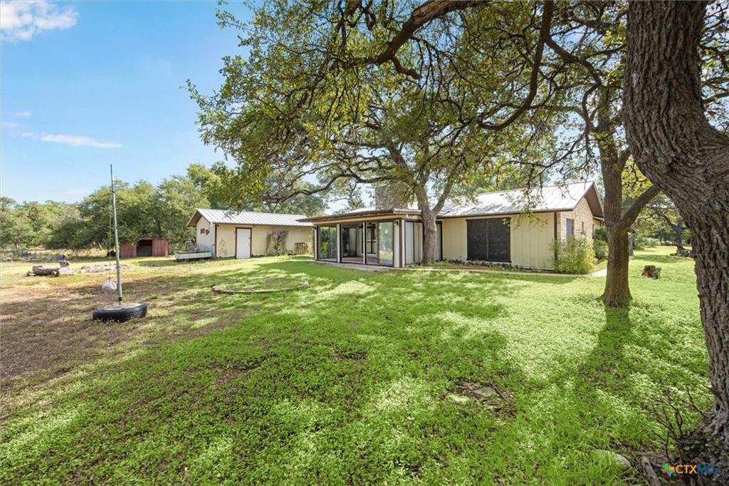 120 Pioneer Trl, San Marcos, TX 78666
