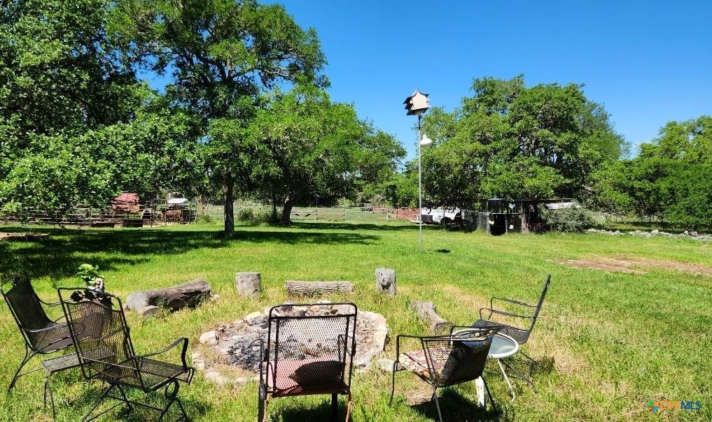 120 Pioneer Trl, San Marcos, TX 78666