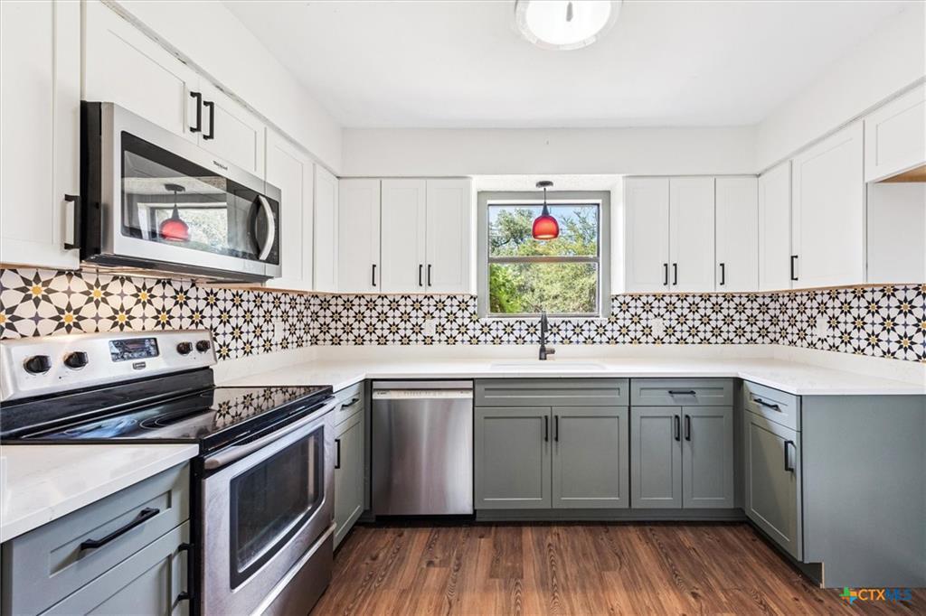 120 Pioneer Trl, San Marcos, TX 78666