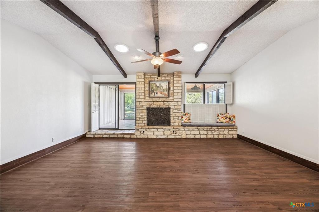 120 Pioneer Trl, San Marcos, TX 78666