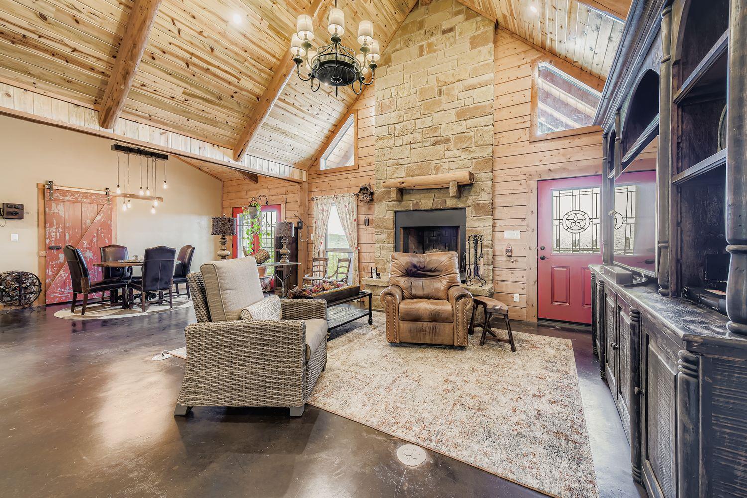 2201 Whitewater Dr, Bertram, TX 78605